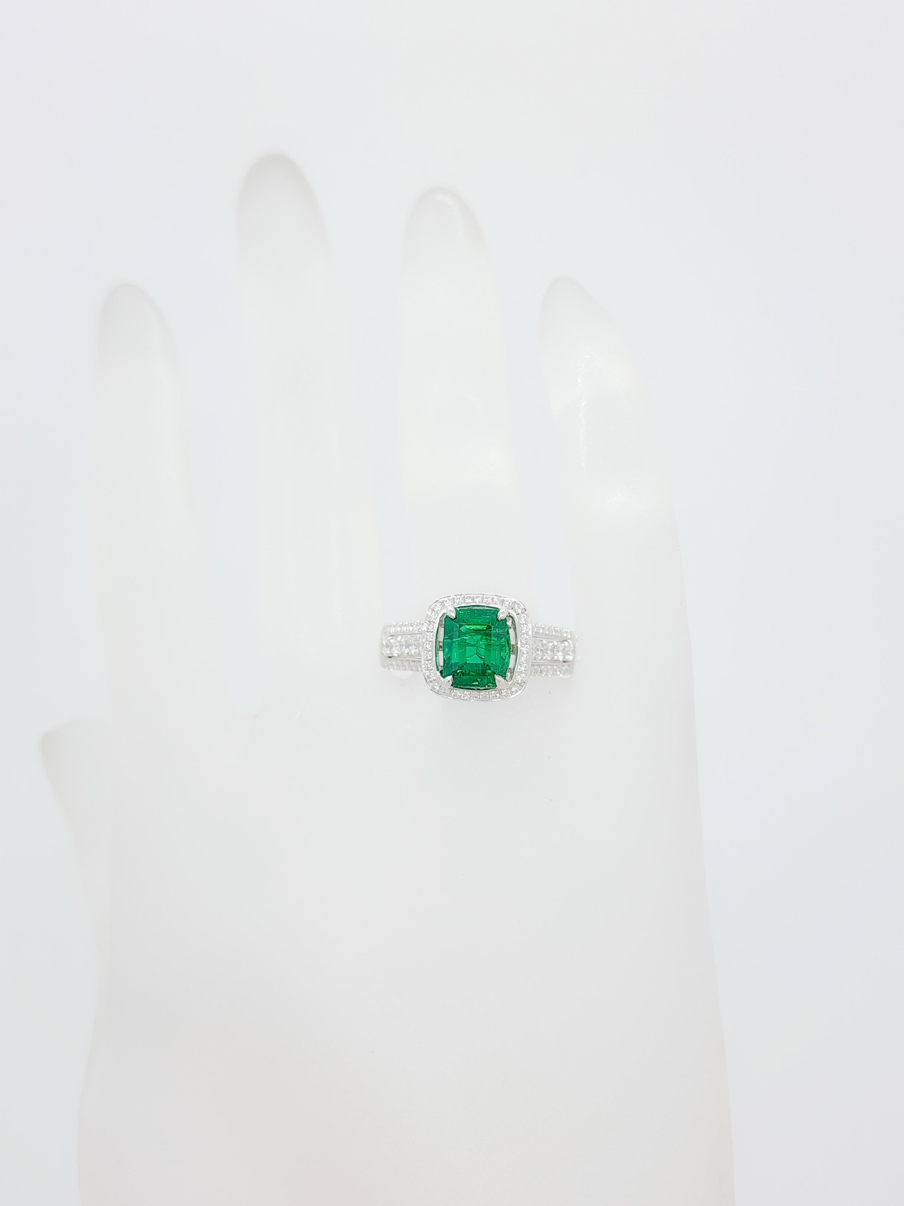 Estate Simon G. Emerald and White Diamond Ring in 18k White Gold In New Condition For Sale In Los Angeles, CA
