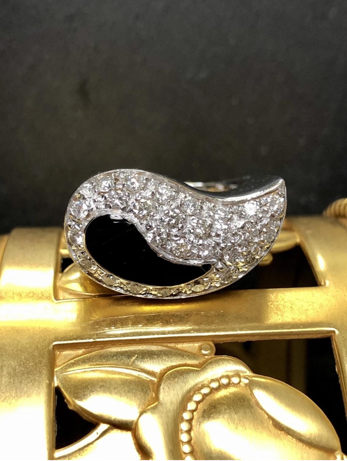 Estate SOHO Italienisch 18K Diamant Schwarz Emaille Yin Yang Paisley Cocktail Ring Sz 7 (Rundschliff) im Angebot