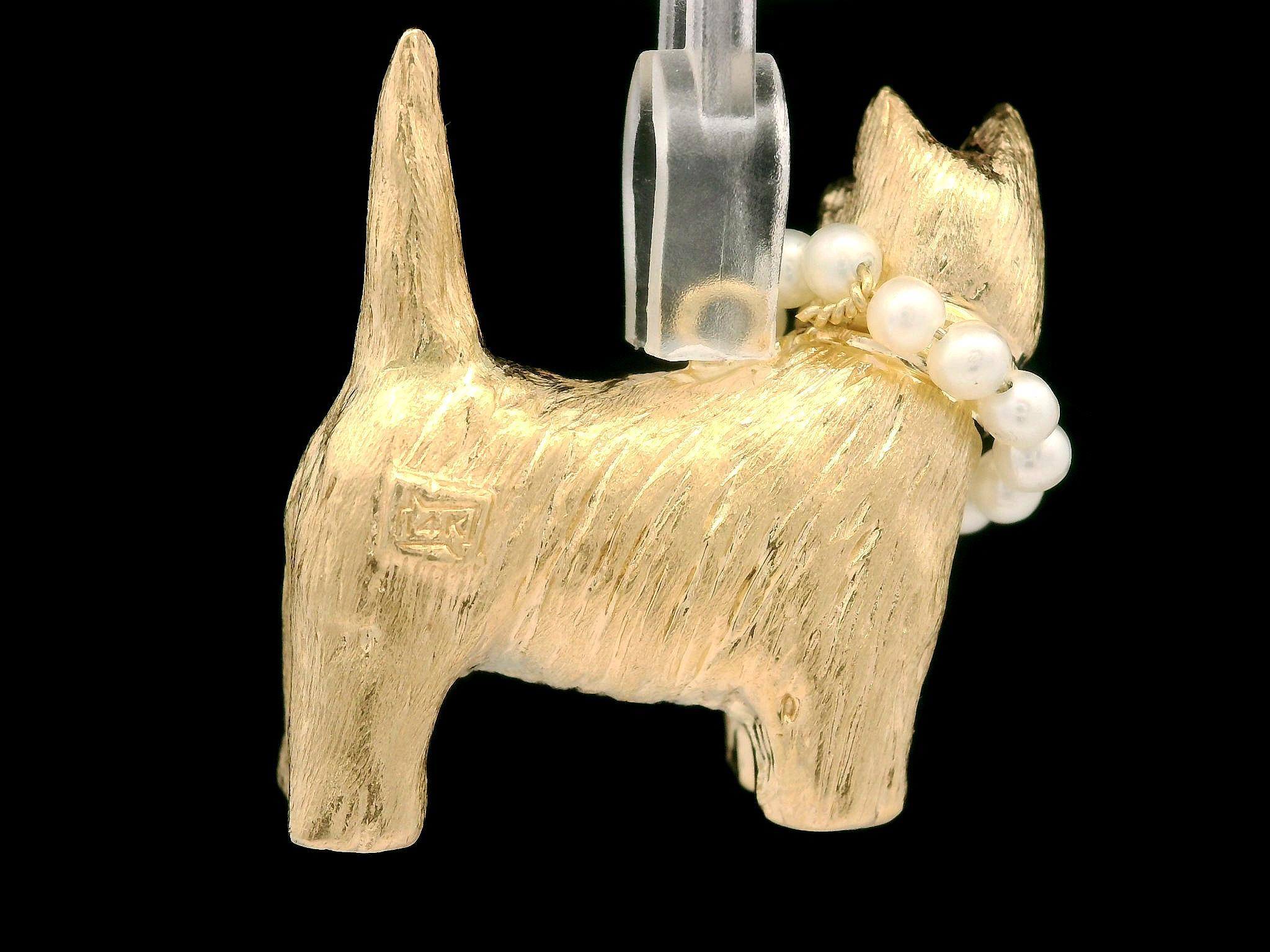da uomo o donna Ciondolo per collana in oro giallo massiccio 14 carati con Terrier scozzese e perla in vendita