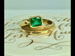 Estate Solitaire Ring Natural Colombian Emerald 18 Karat