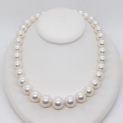 Estate South Sea White Pearl Strand with Pearls