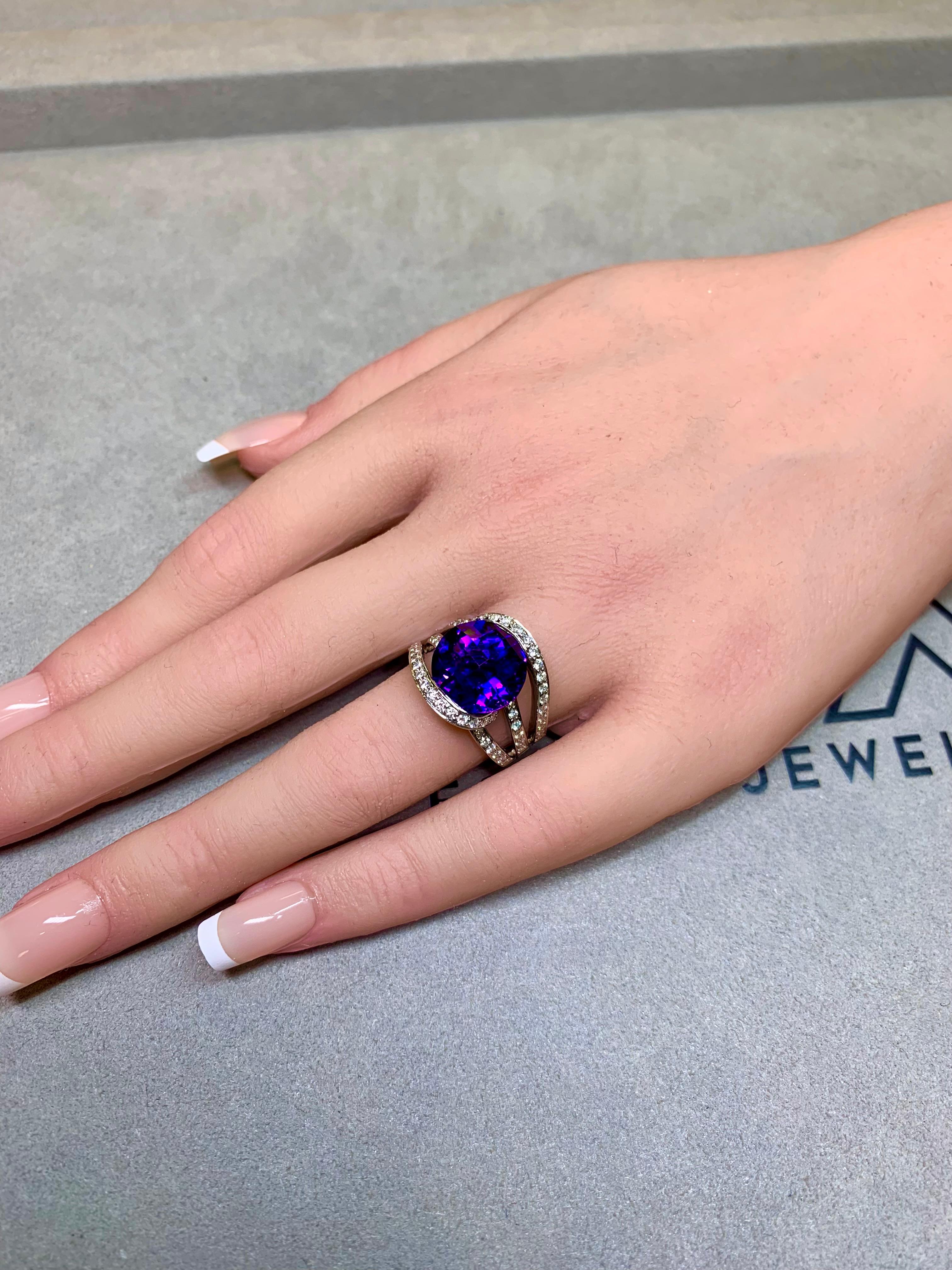 Estate SPARK 18K Weißgold Fancy Cut Amethyst Diamond Swirl Cocktail Ring im Angebot 4