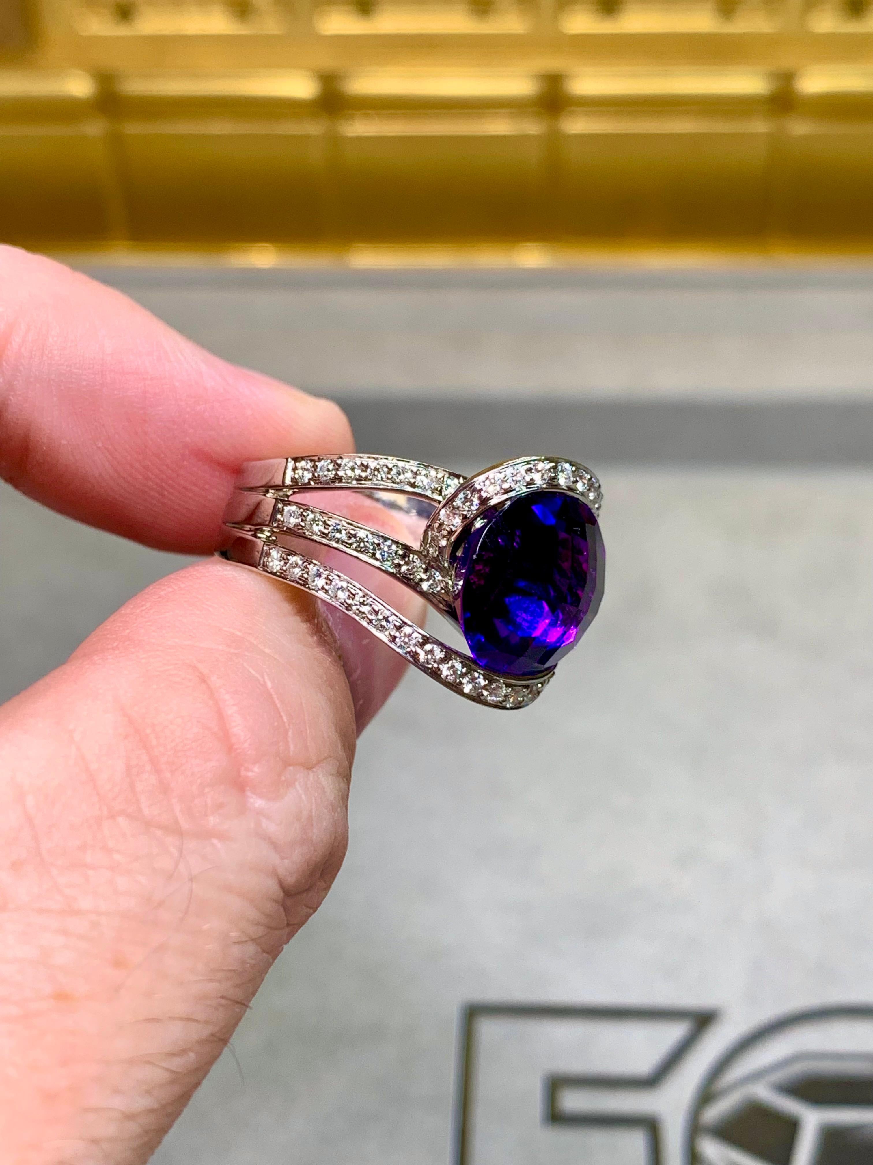 Estate SPARK 18K Weißgold Fancy Cut Amethyst Diamond Swirl Cocktail Ring im Angebot 2