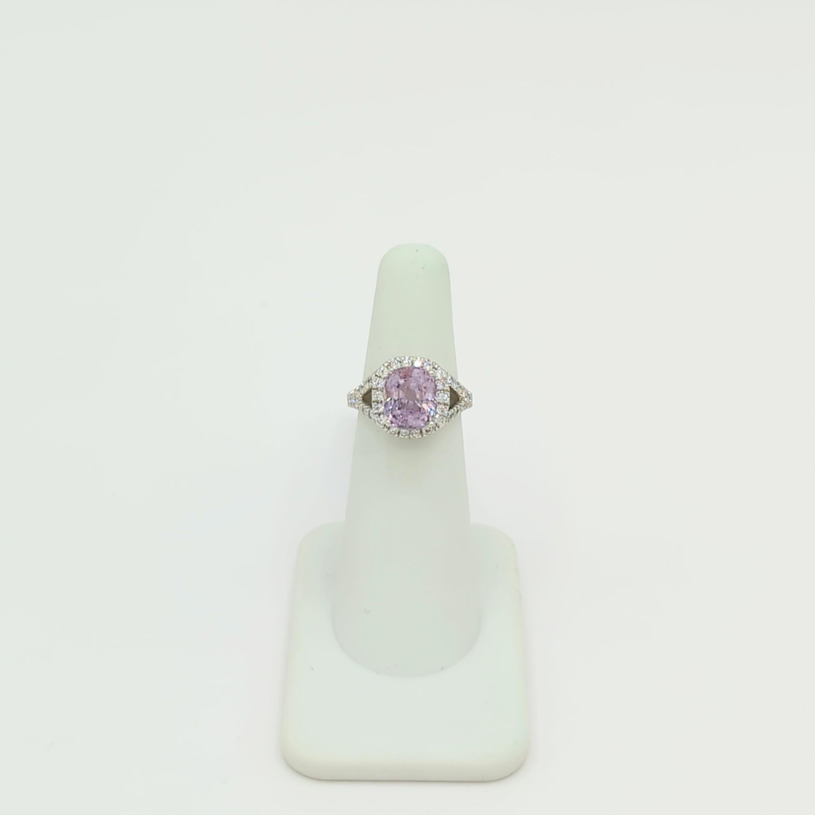 Lavender Spinel and White Diamond Cocktail Ring in Platinum In New Condition For Sale In Los Angeles, CA