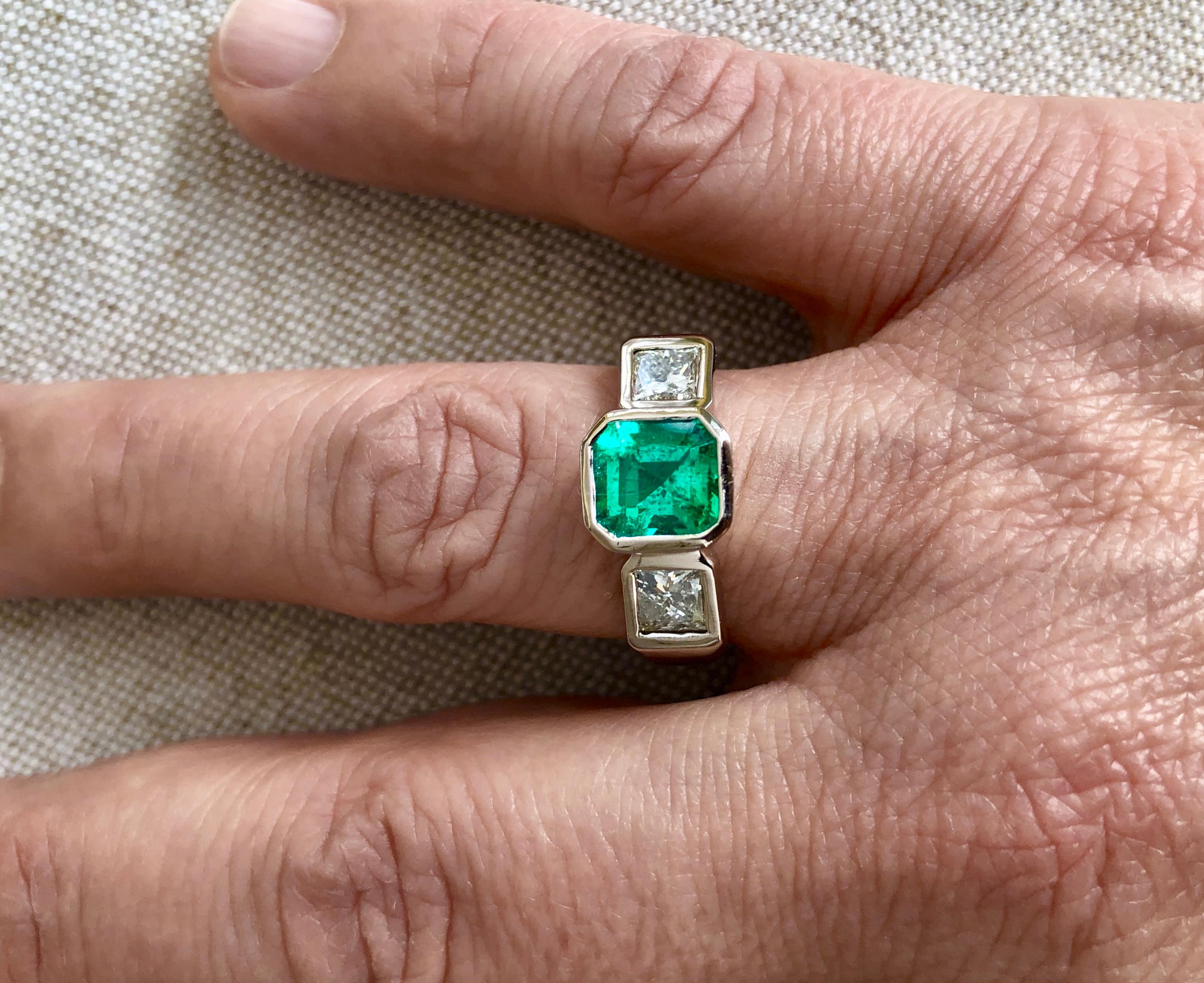 Contemporary Estate Square Fine Colombian Emerald Diamond Ring White Gold 18 Karat