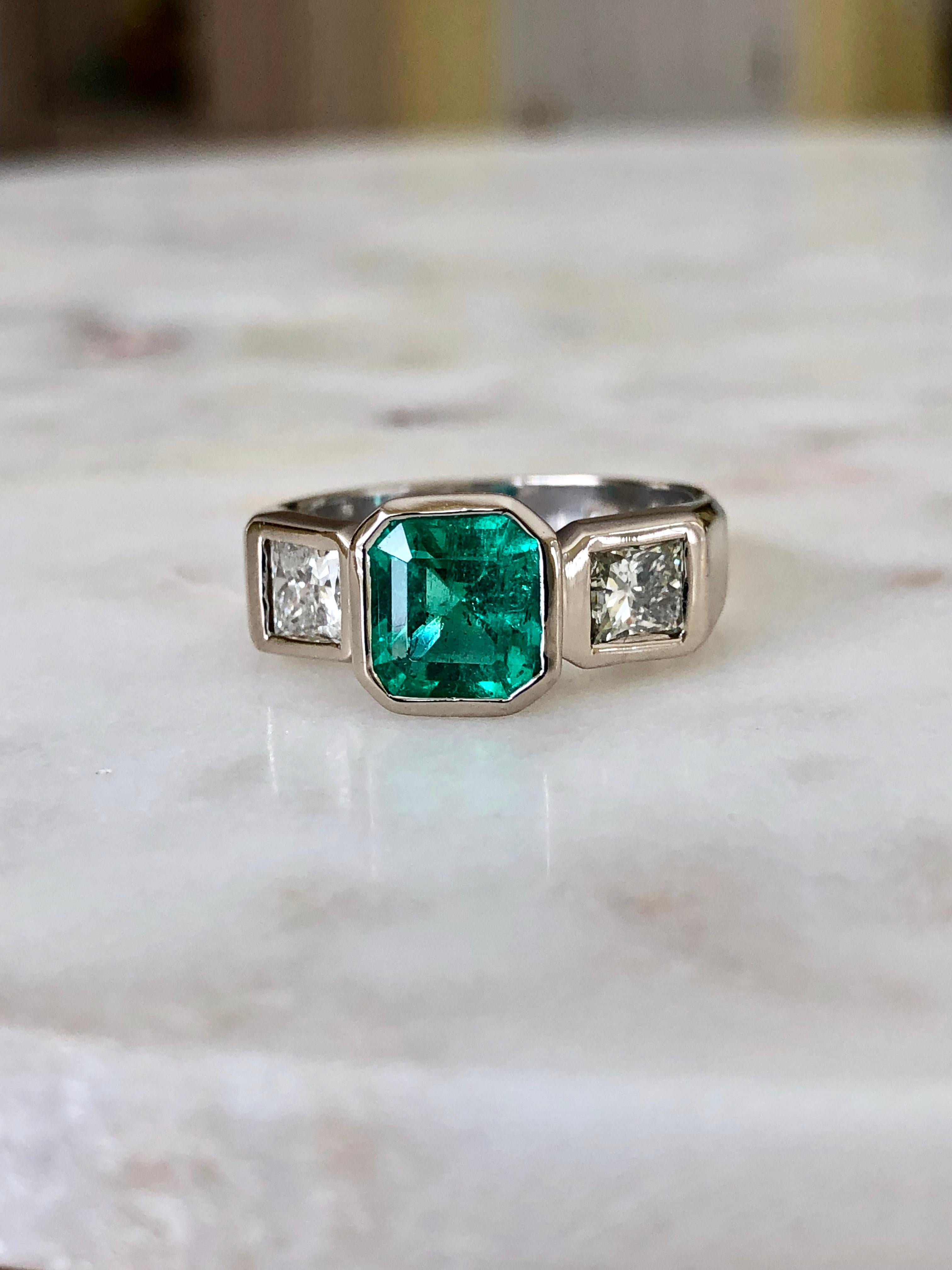 Estate Square Fine Colombian Emerald Diamond Ring White Gold 18 Karat 5