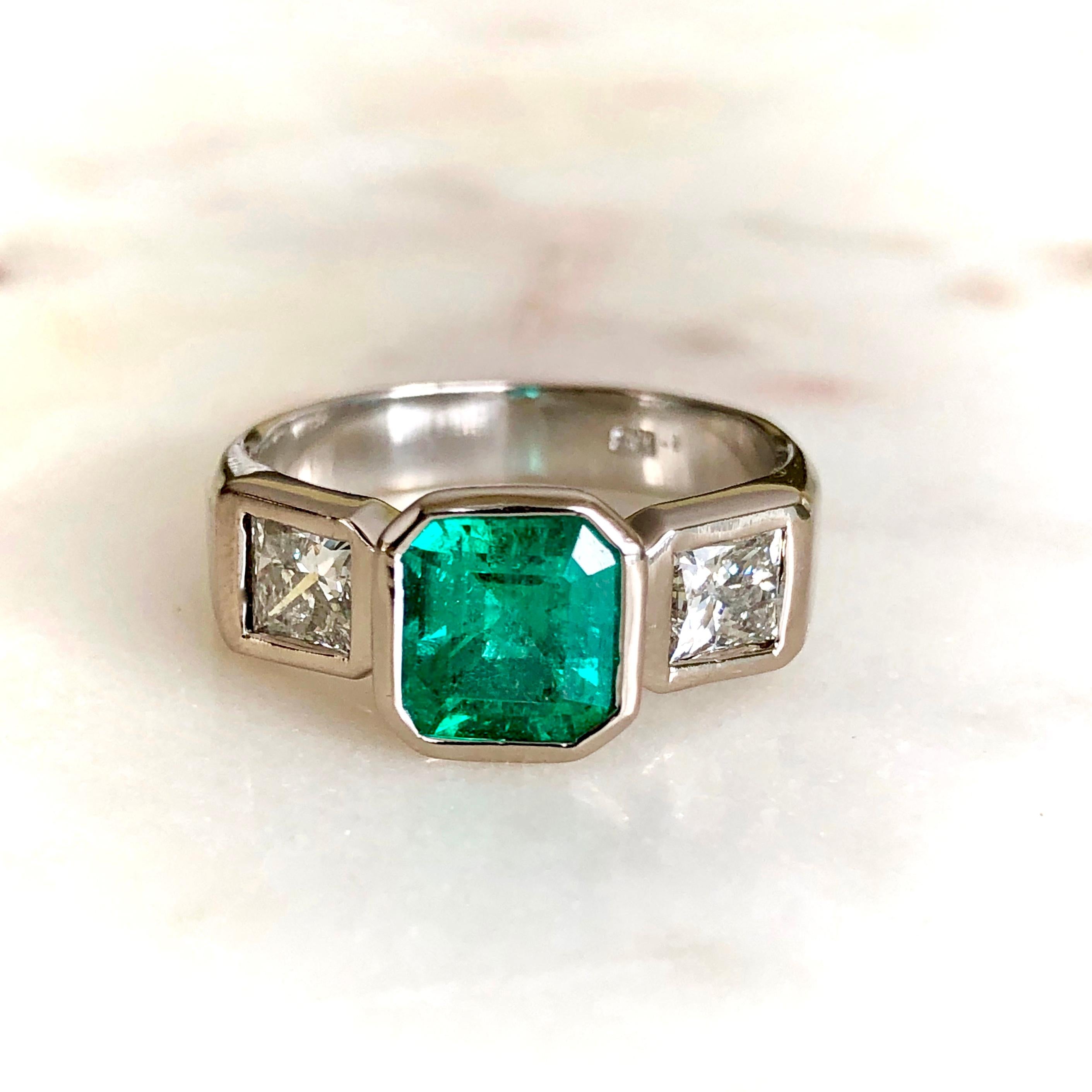 Estate Square Fine Colombian Emerald Diamond Ring White Gold 18 Karat 6