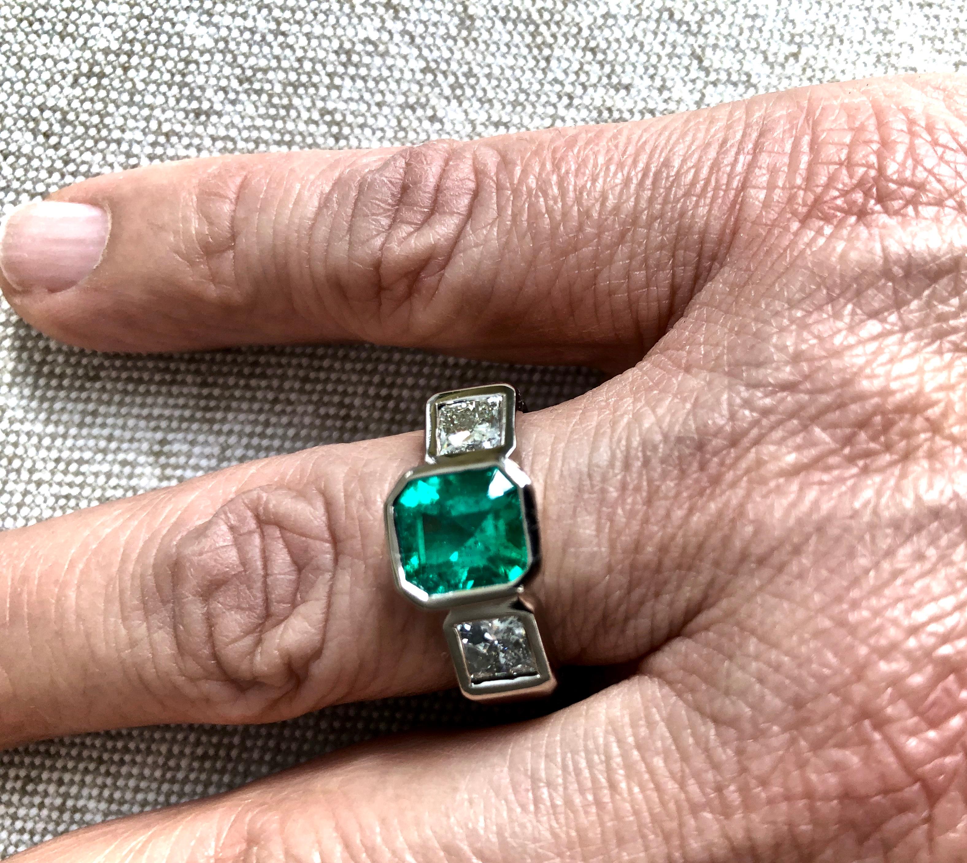 Women's or Men's Estate Square Fine Colombian Emerald Diamond Ring White Gold 18 Karat