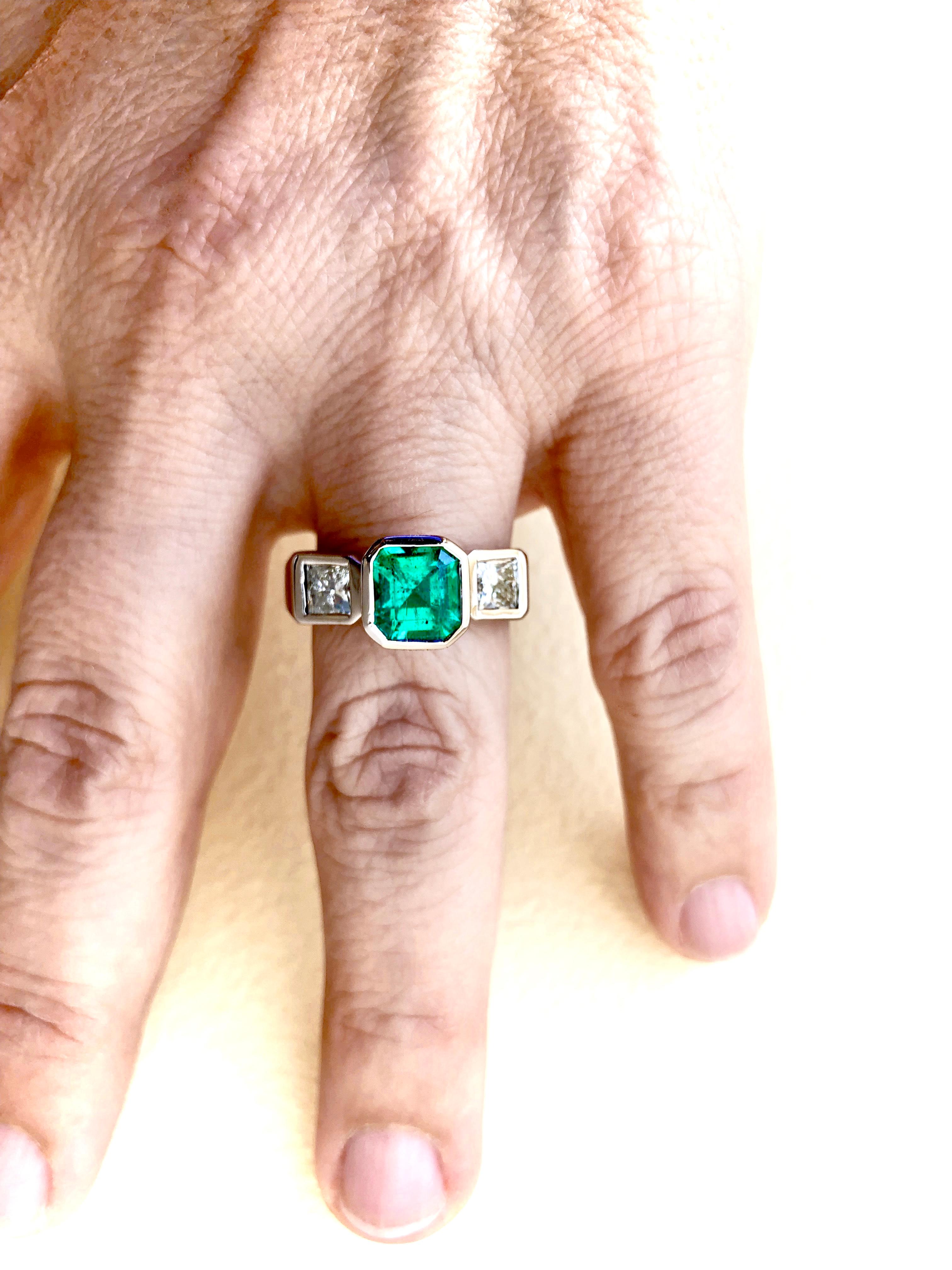 Estate Square Fine Colombian Emerald Diamond Ring White Gold 18 Karat 3