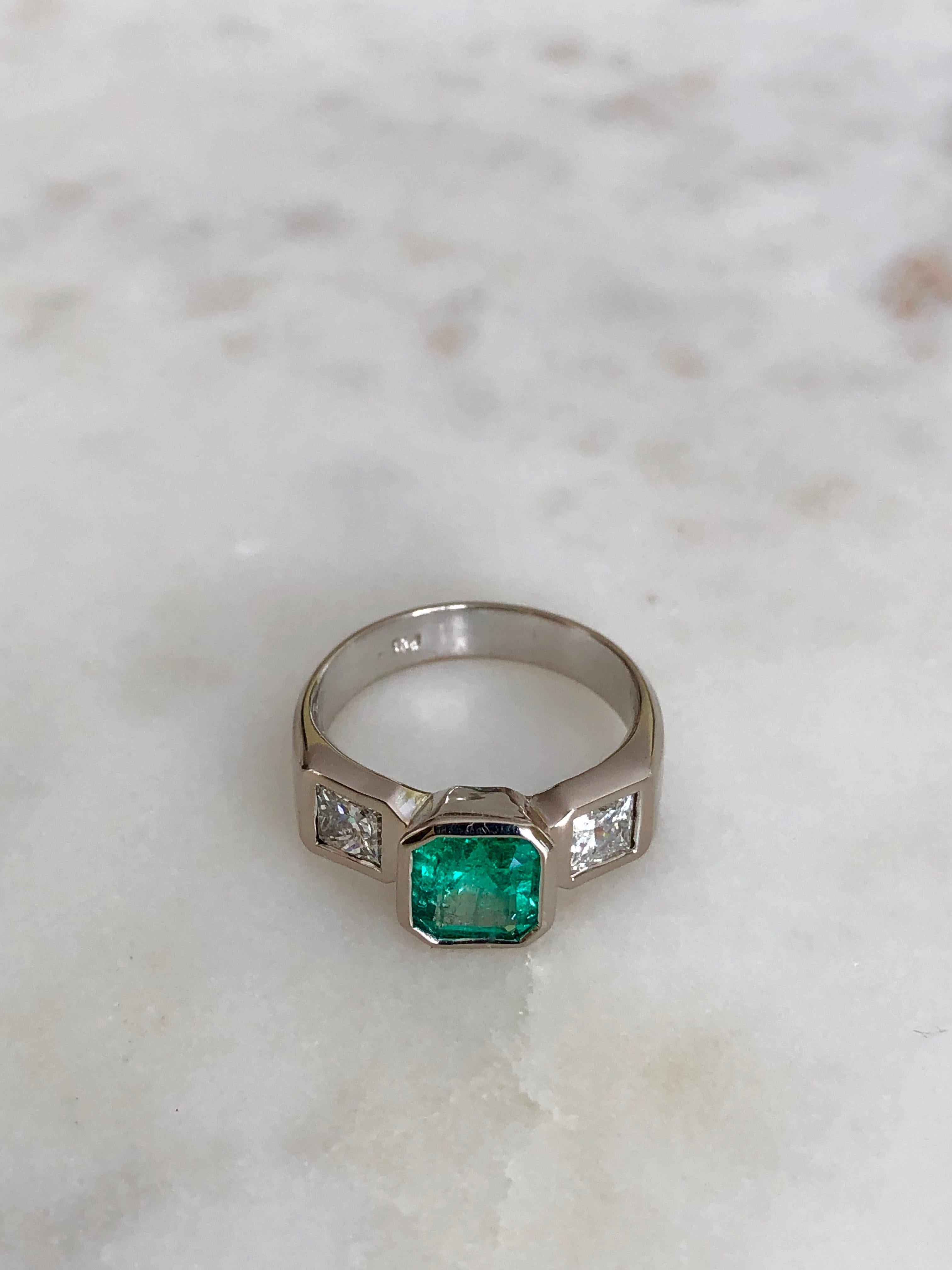 Estate Square Fine Colombian Emerald Diamond Ring White Gold 18 Karat 1