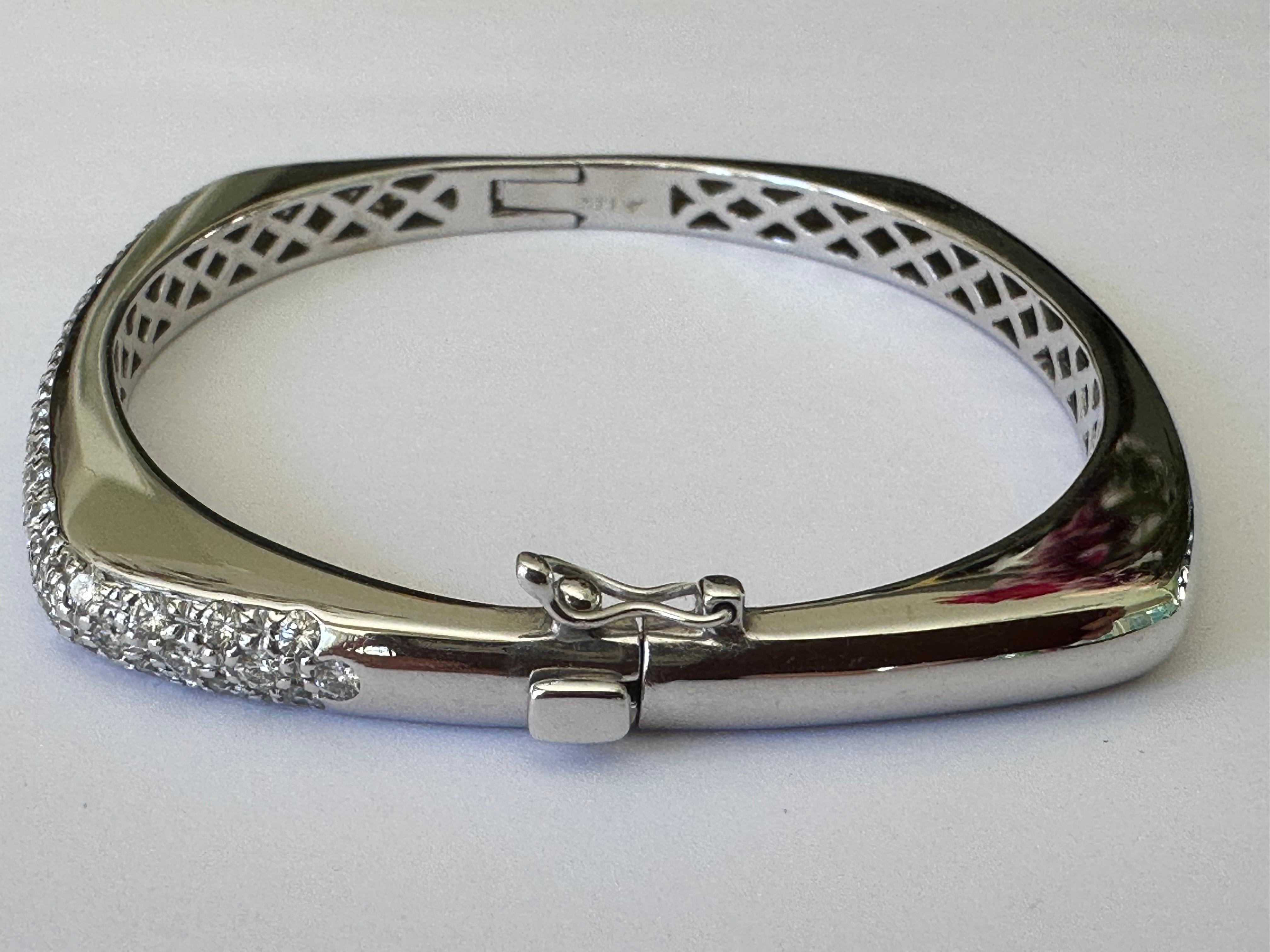 Women's Estate Square-Shaped Diamond Bangle Bracelet For Sale