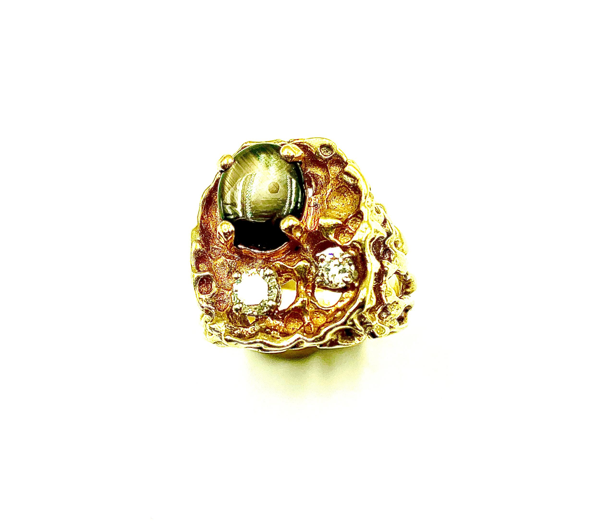 Modernist Estate Star Sapphire Diamond 14 Karat Yellow Gold Brutalist Style Ring, 1970s
