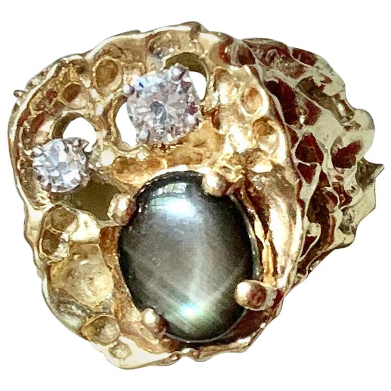 Estate Star Sapphire Diamond 14 Karat Yellow Gold Brutalist Style Ring, 1970s