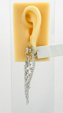 Pendientes colgantes de diamantes blancos Estate Stefan Hafner de oro blanco de 18 quilates