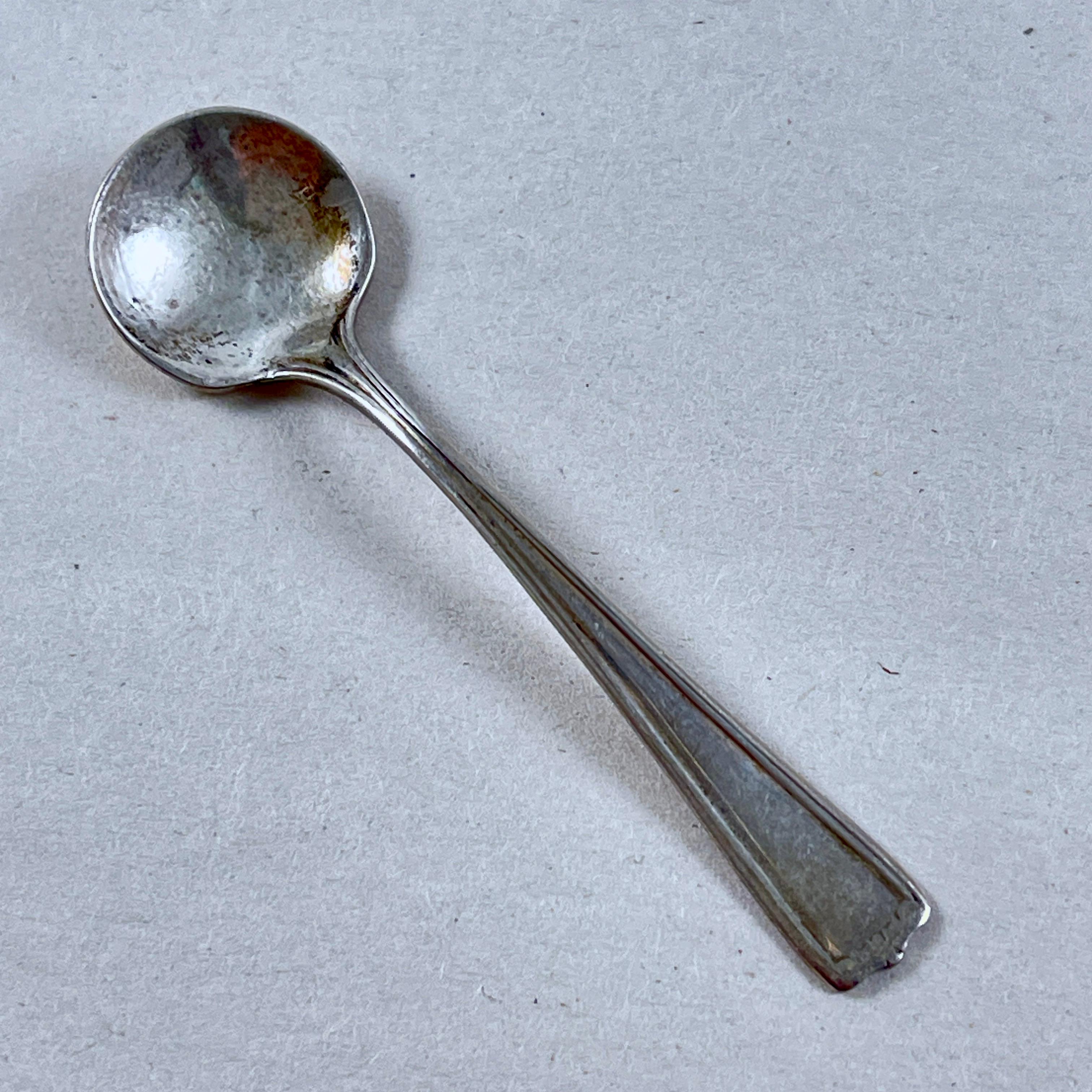 American Estate Sterling Silver Art Deco Era Individual Salt Spoons, set of 12 For Sale