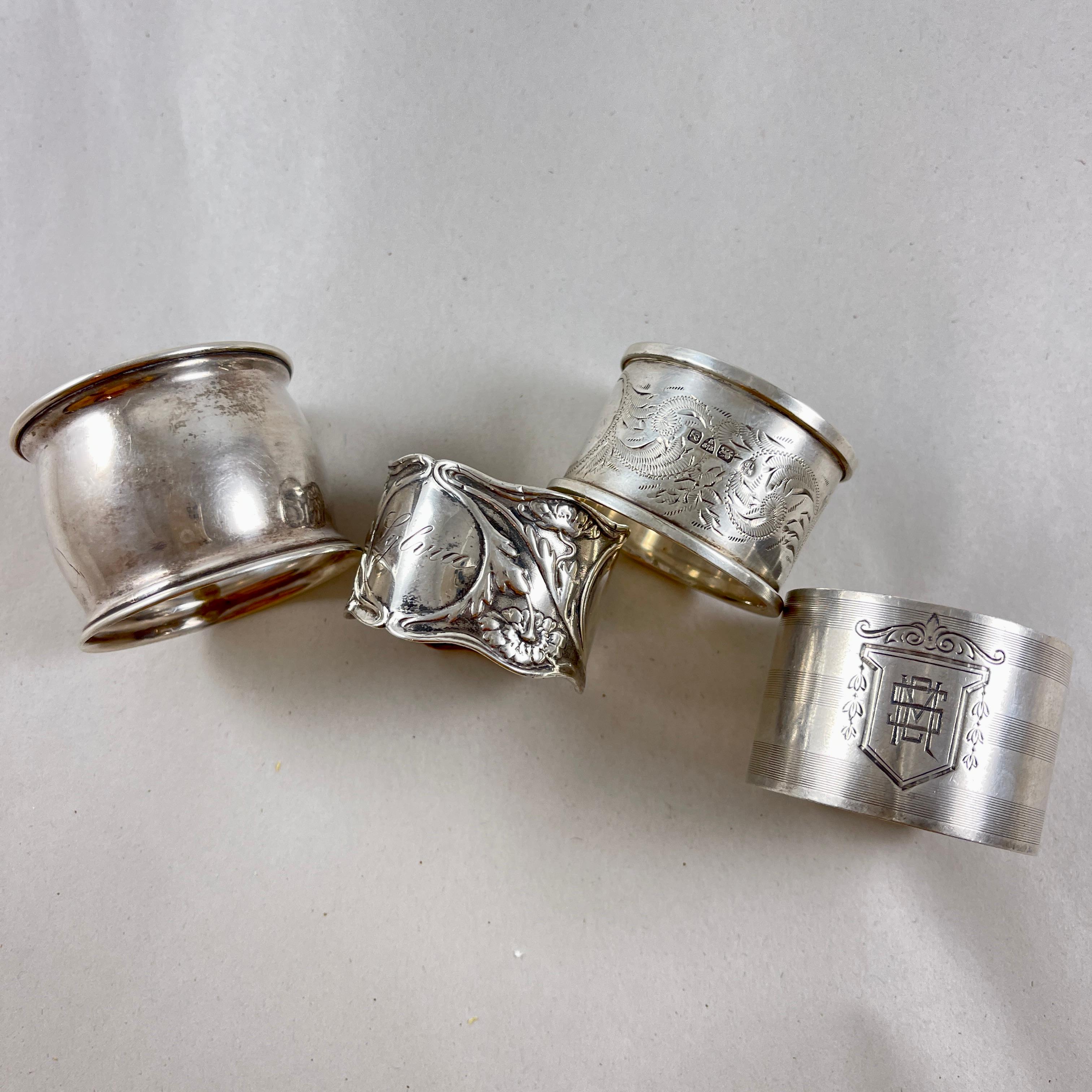 Anneaux de serviette en argent Sterling Estate, ensemble mixte de quatre anneaux de serviette Bon état - En vente à Philadelphia, PA