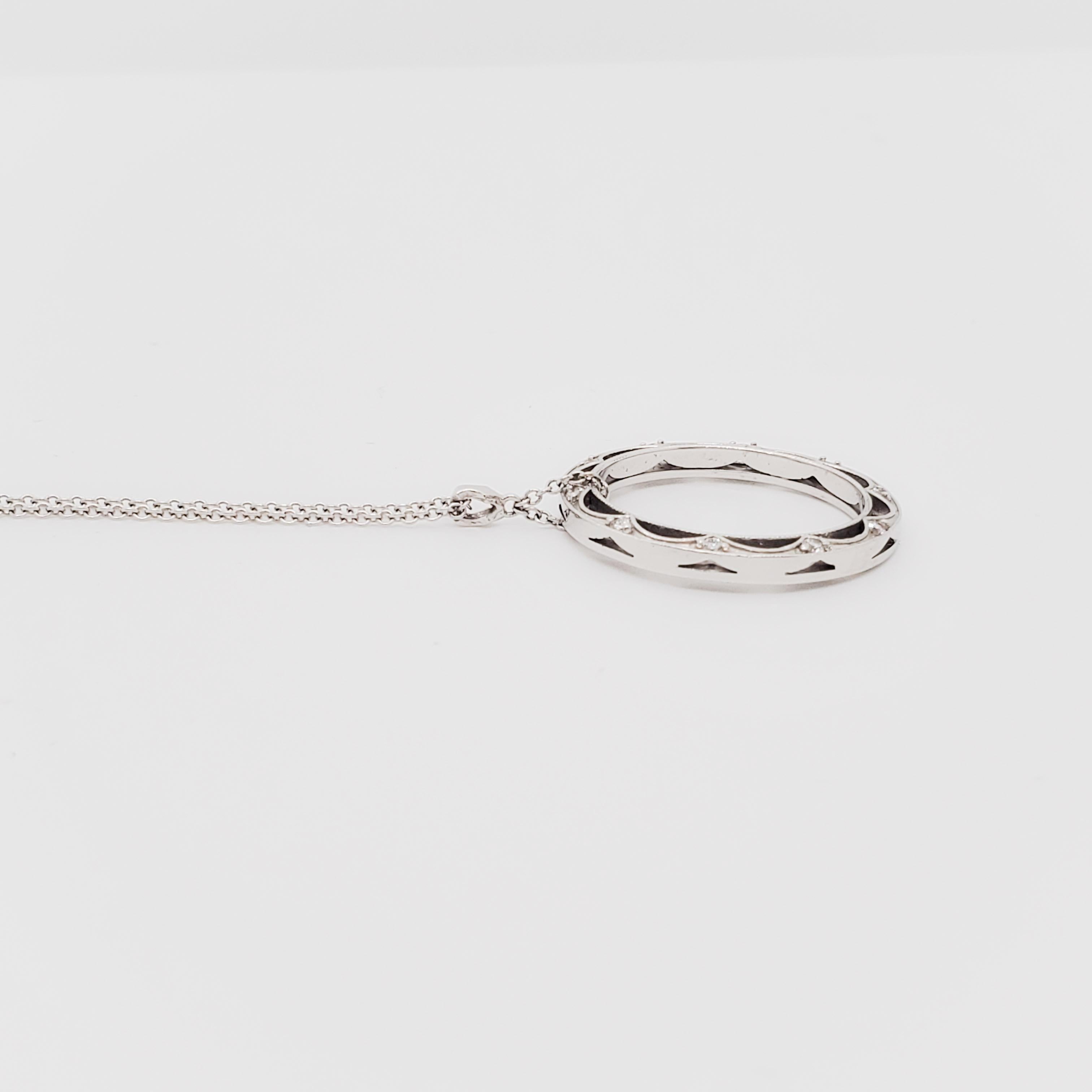 Estate Tacori Diamond Circle Pendant Necklace in 18k White Gold In Excellent Condition In Los Angeles, CA