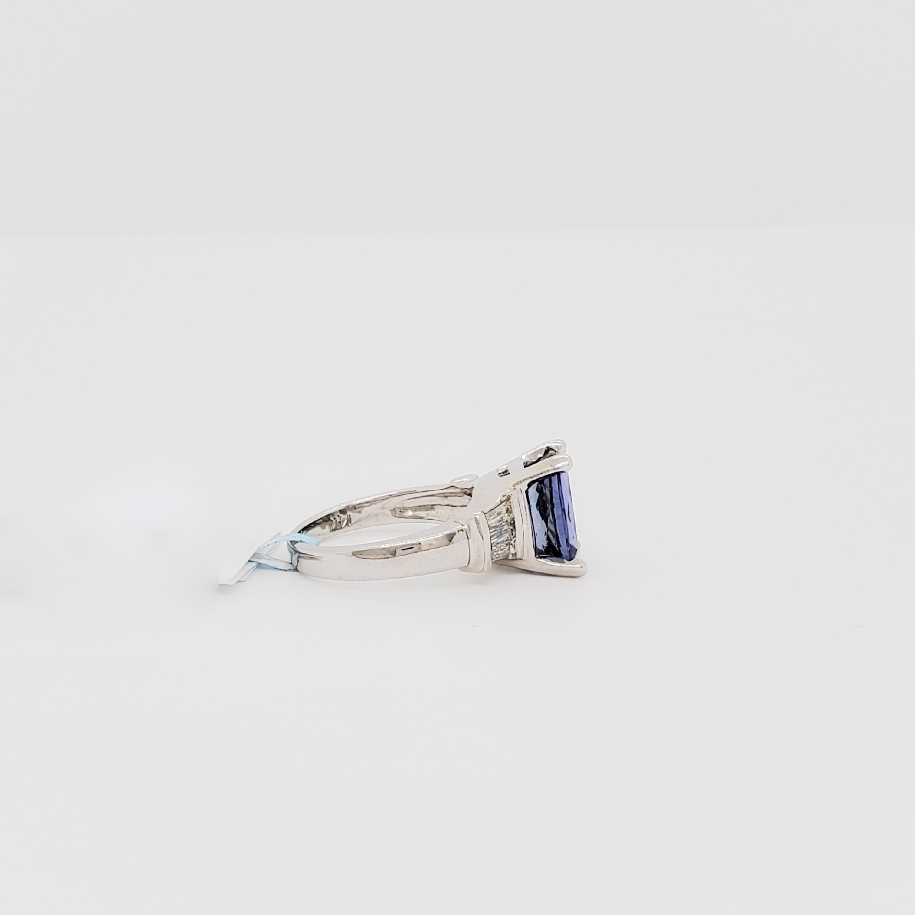 Estate Tanzanite and White Diamond Cocktail Ring in 14k White Gold In Excellent Condition In Los Angeles, CA