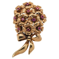 Broche de cinta con flor de rubí Tiffany & Co. de 18 quilates - VHK#286A