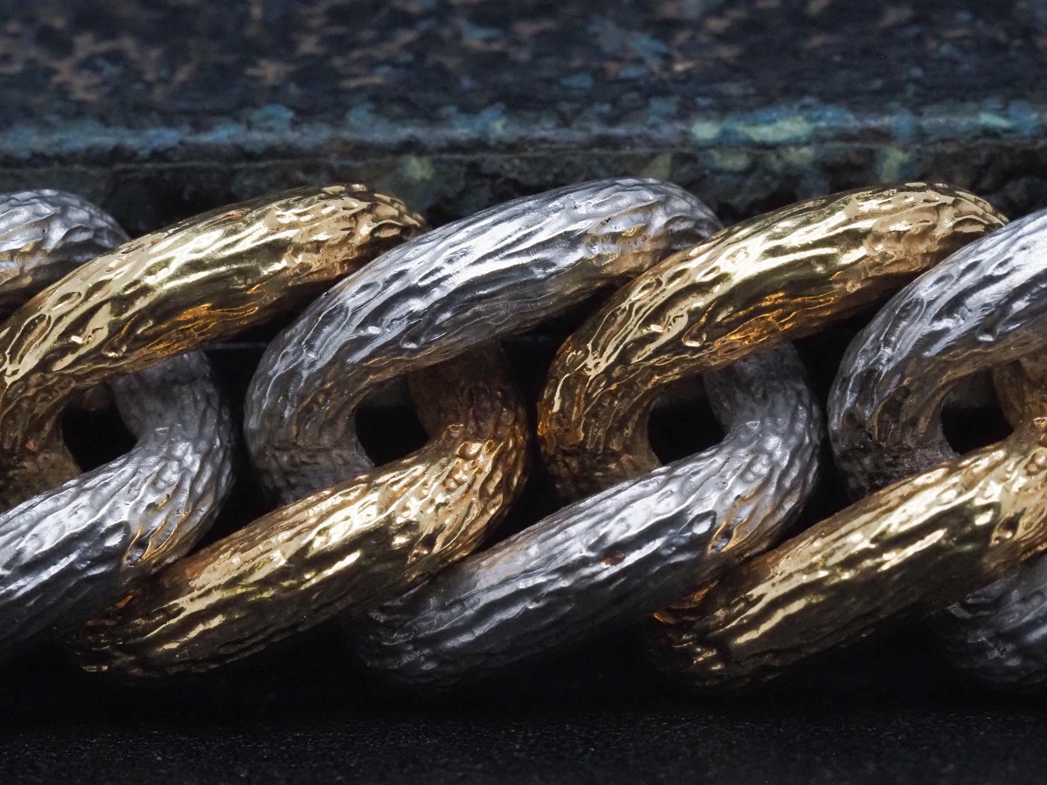 Bracelet à maillons martelés bicolores 18 carats Tiffany & Co., VHK#1002 en vente 13