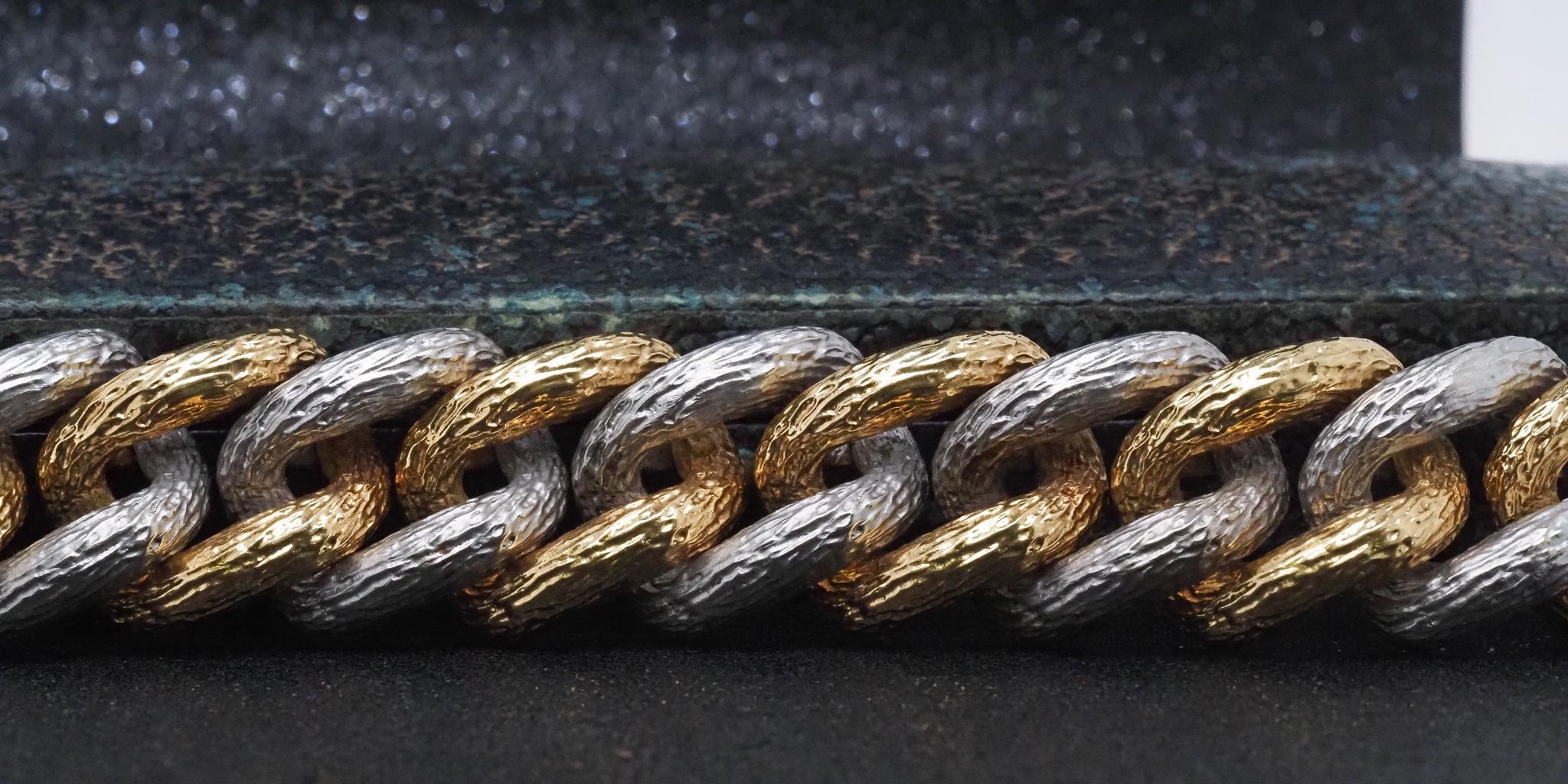 Bracelet à maillons martelés bicolores 18 carats Tiffany & Co., VHK#1002 en vente 2