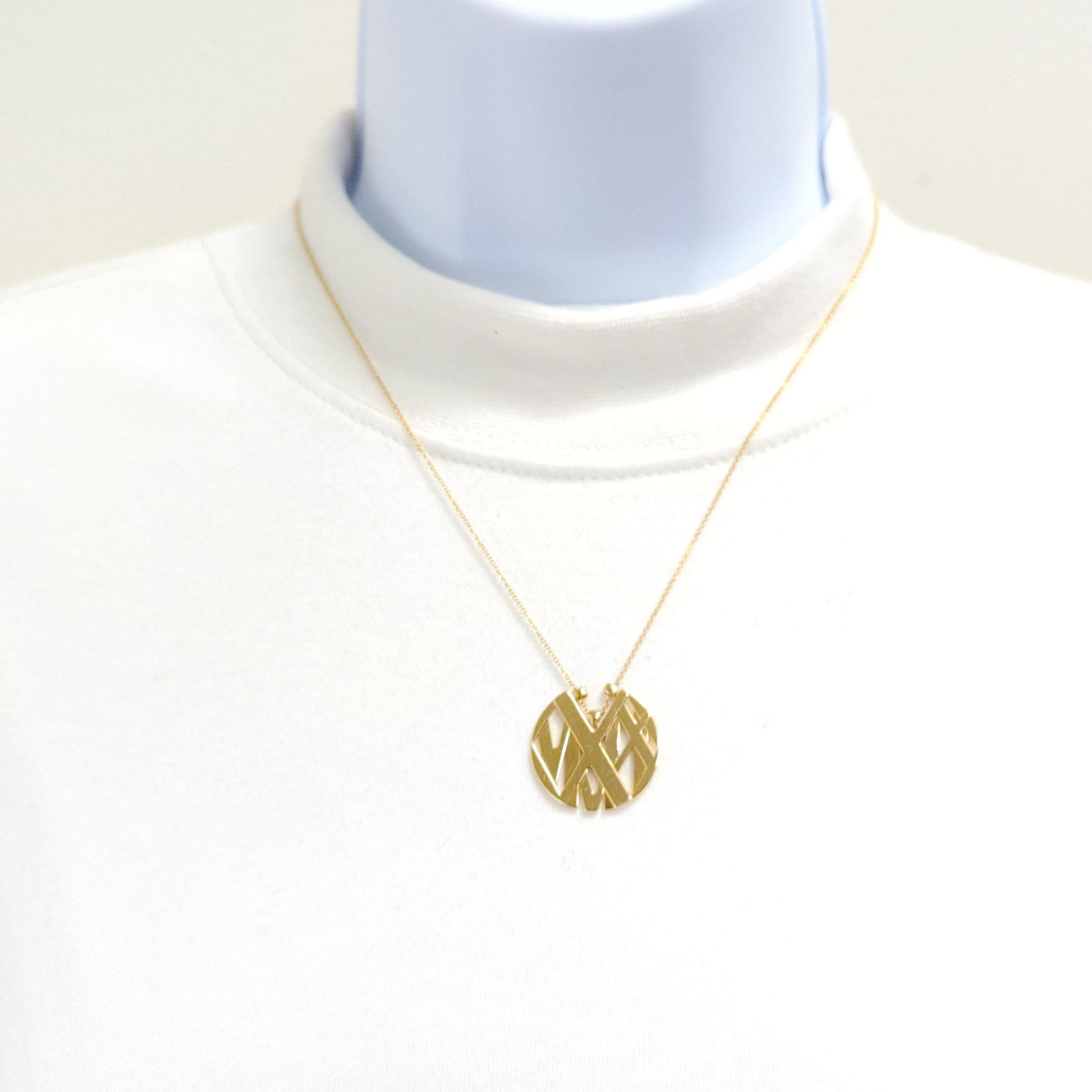 Magnifique collier pendentif Atlas de Tiffany & Company fait à la main en or jaune 18k.  La longueur de la chaîne est de 18