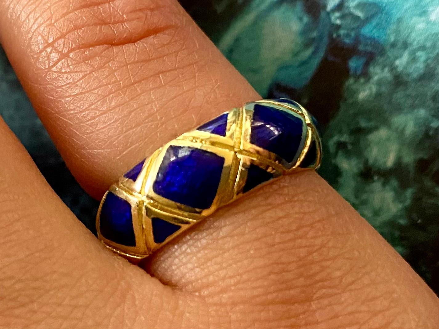 Estate Tiffany &Co. Cobalt Blue Enamel 18K Yellow Gold X Band Ring For Sale 3