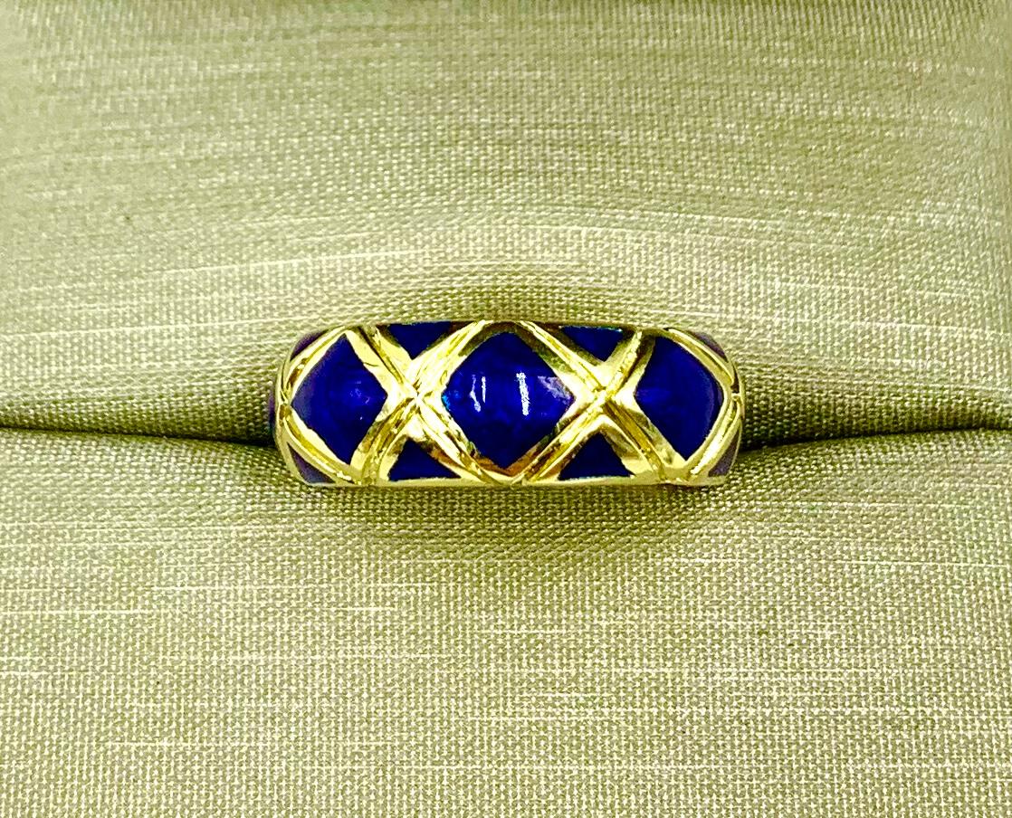Estate Tiffany &Co. Cobalt Blue Enamel 18K Yellow Gold X Band Ring In Good Condition For Sale In New York, NY