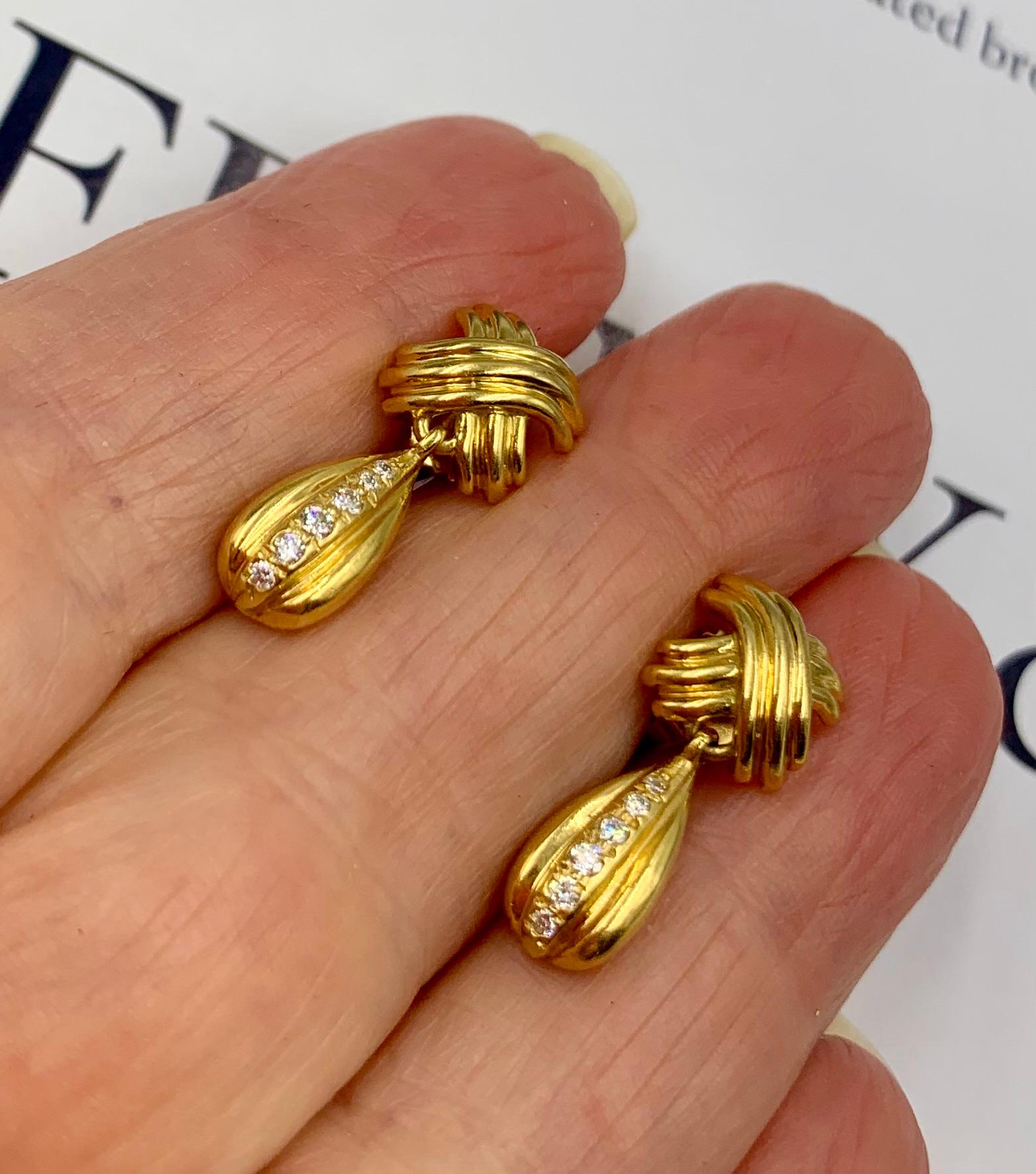Estate Tiffany & Co. Orecchini a goccia Signature X in oro giallo 18 carati con diamante in vendita 5