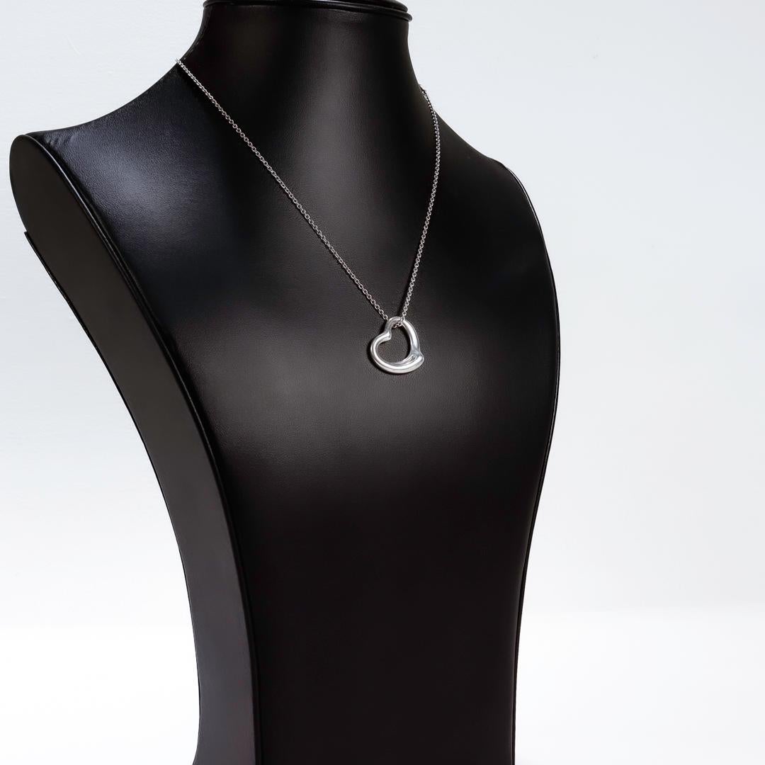 Estate Tiffany & Co Elsa Peretti Large Open Heart Sterling Silver Necklace (Collier en argent Tiffany & Co Elsa Peretti) en vente 2