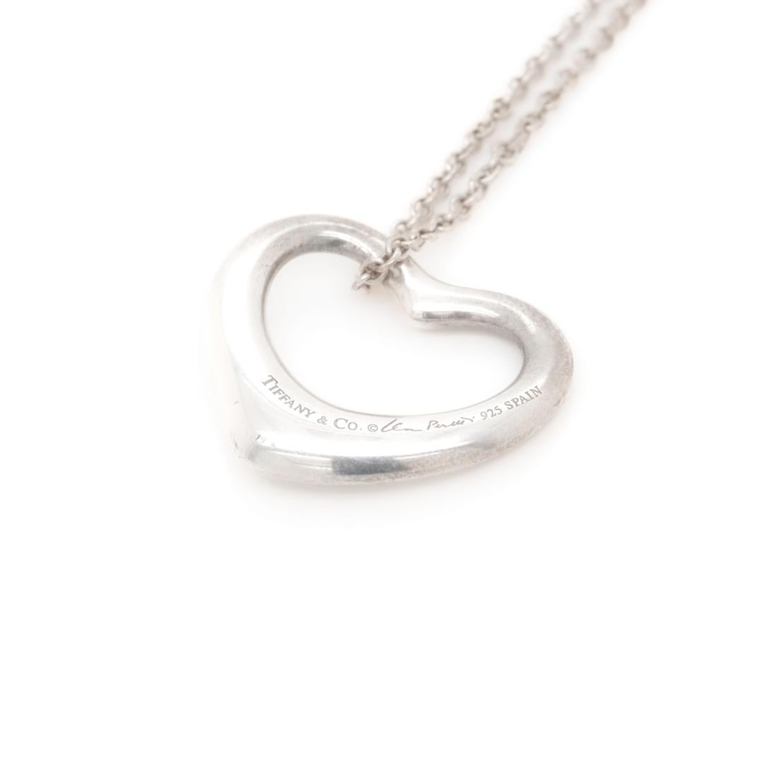 Estate Tiffany & Co Elsa Peretti Large Open Heart Sterling Silver Necklace (Collier en argent Tiffany & Co Elsa Peretti) en vente 3