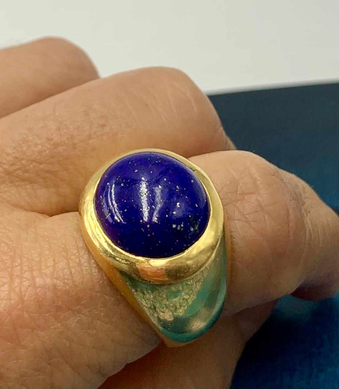 Estate Tiffany & Co. Large, Luxurious 18K Yellow Gold Oval Lapis Lazuli Ring 9