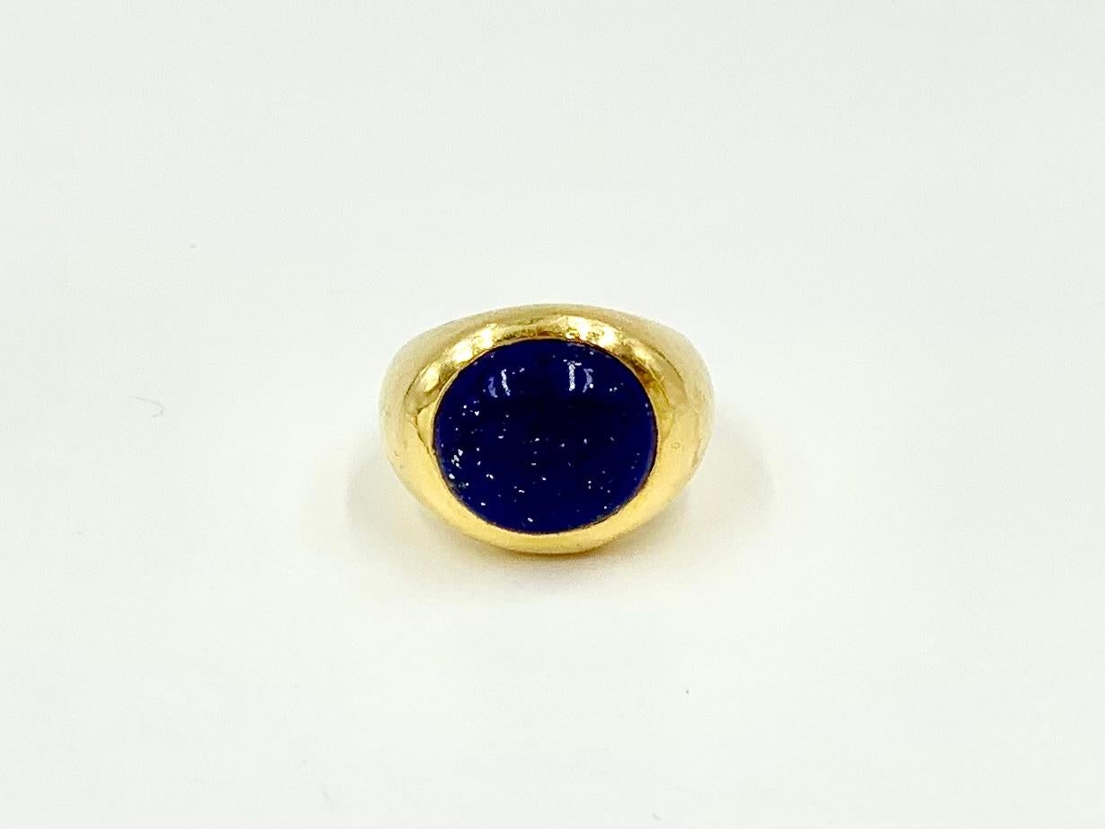Estate Tiffany & Co. Large, Luxurious 18K Yellow Gold Oval Lapis Lazuli Ring 2