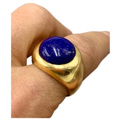Estate Tiffany & Co. Large, Luxurious 18K Yellow Gold Oval Lapis Lazuli Ring