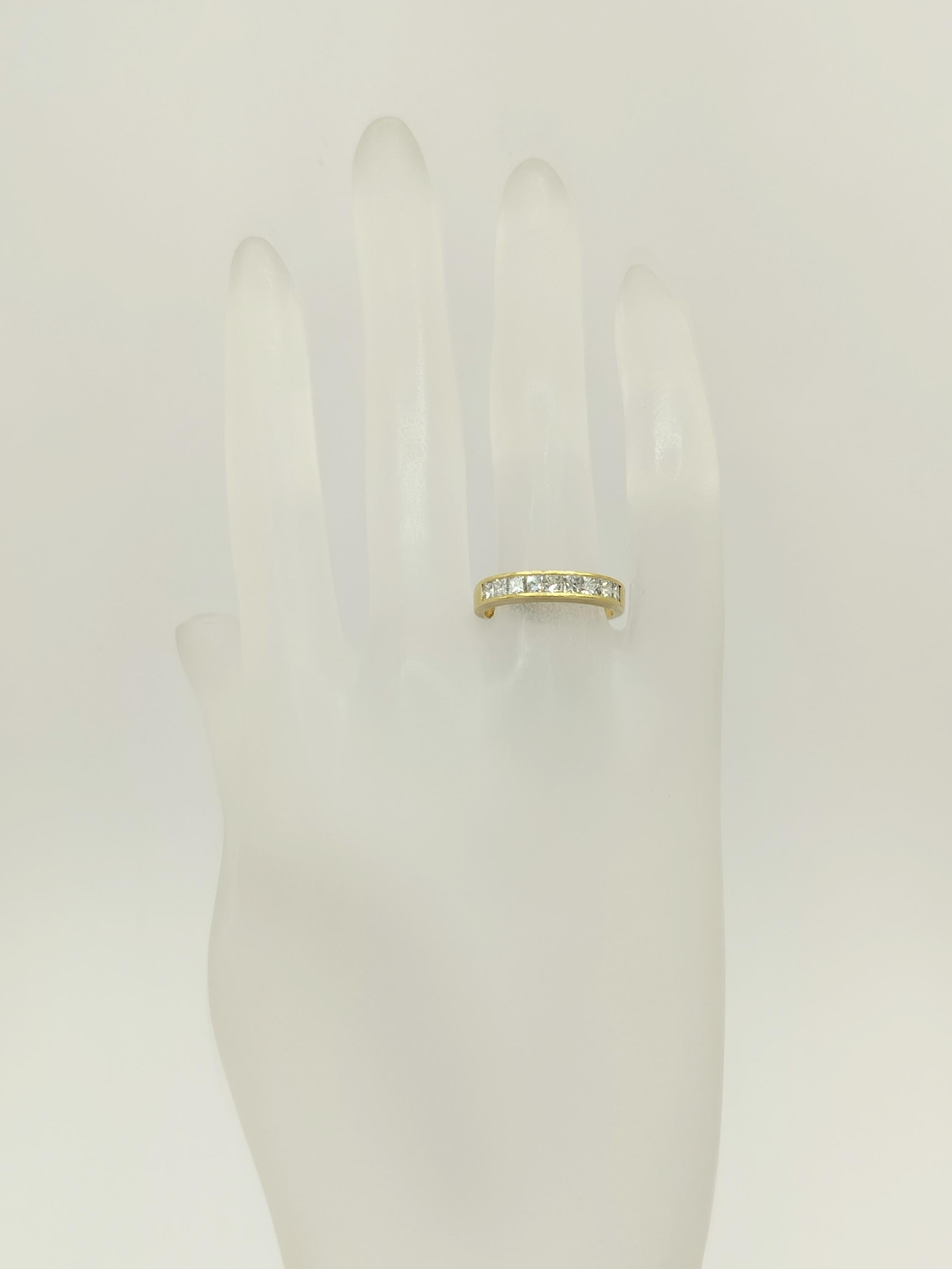 Estate Tiffany & Co. Princess Cut Diamond Band Ring in 18K Yellow Gold In New Condition For Sale In Los Angeles, CA