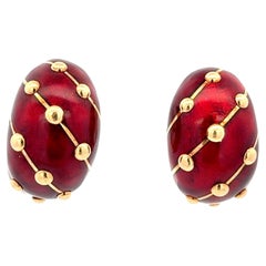 Propiedad Tiffany & Co. Pendientes grandes de esmalte rojo Schlumberger de oro amarillo de 18 quilates