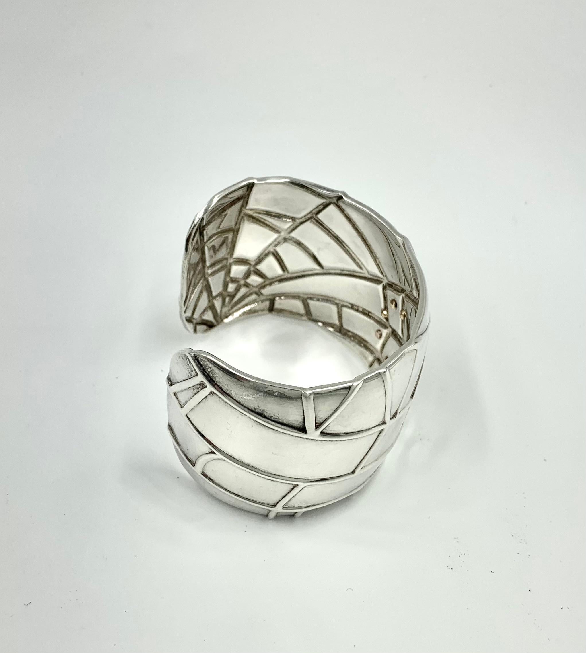 Femenino o masculino Propiedad Tiffany & Co. Brazalete araña de plata de ley y oro amarillo de 18 quilates en venta