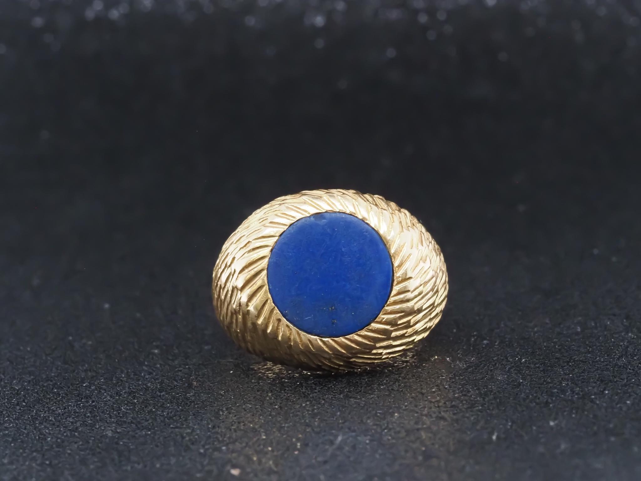 De las mujeres Propiedad TIFFANY & CO. Studios France, Anillo de oro amarillo de 18 quilates con lapislázuli - VHK#416b en venta