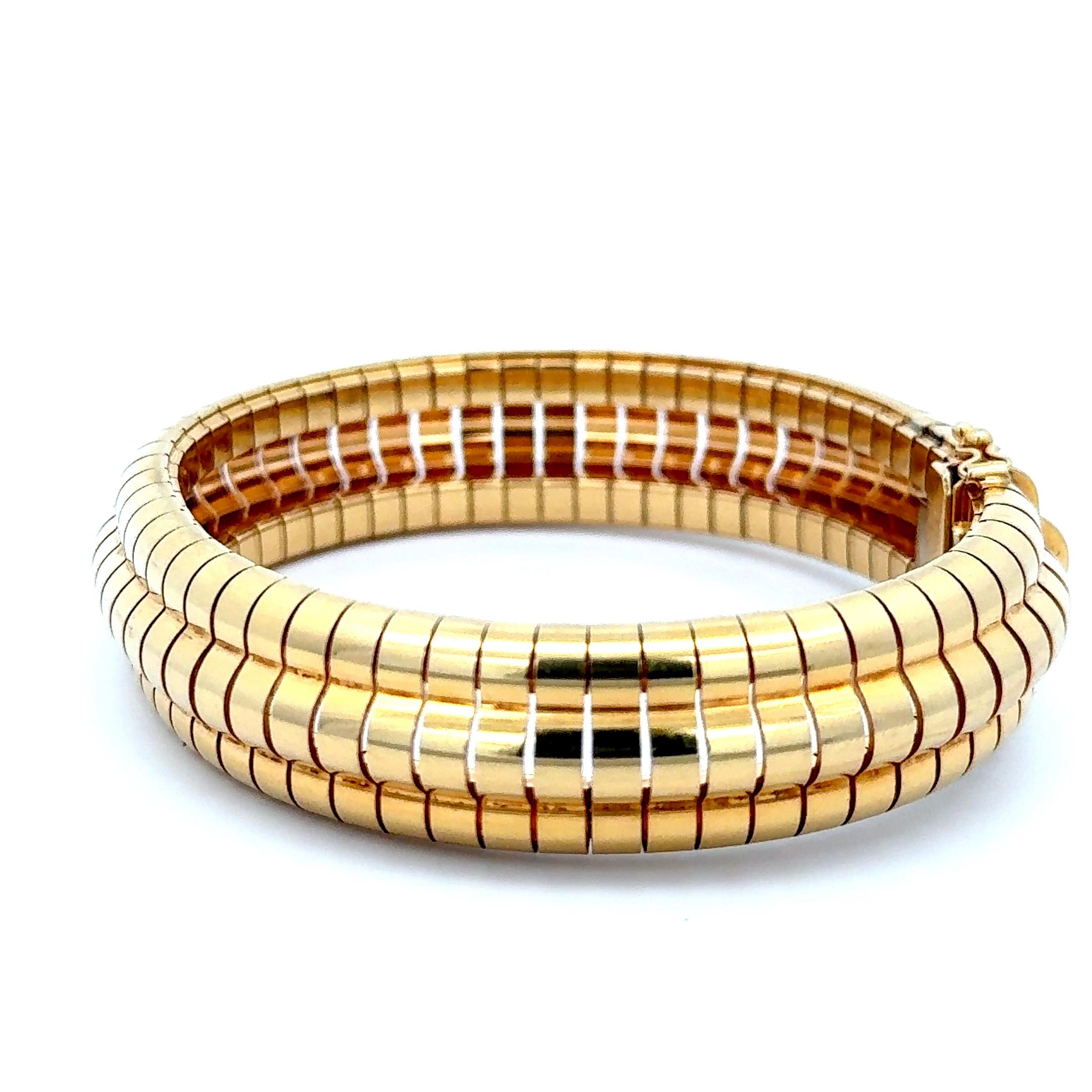 Femenino o masculino Propiedad Tiffany & Co. Pulsera flexible de tres filas en oro amarillo de 18 quilates en venta