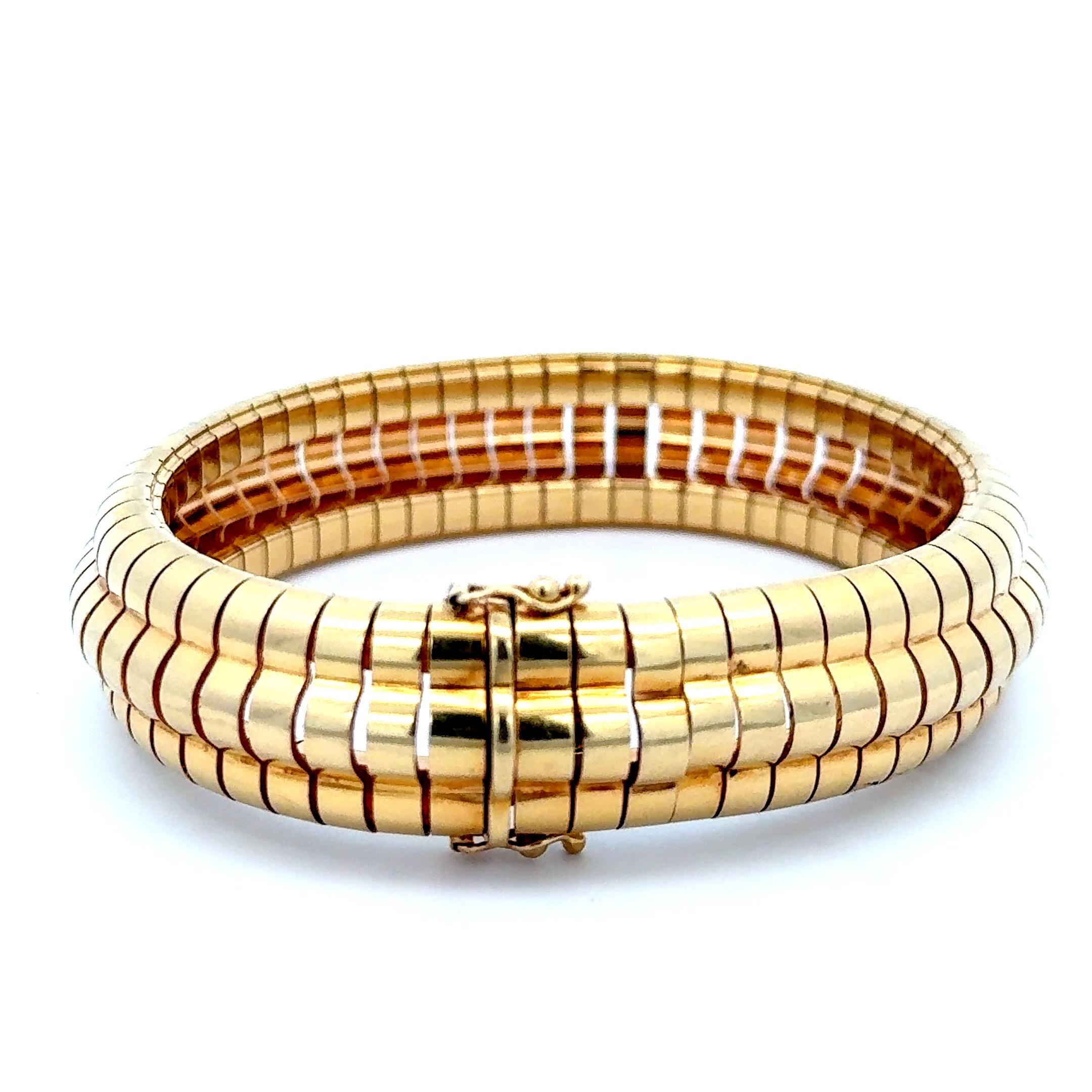 La succession de Tiffany & Co. Bracelet souple à trois rangs en or jaune 18 carats en vente 1