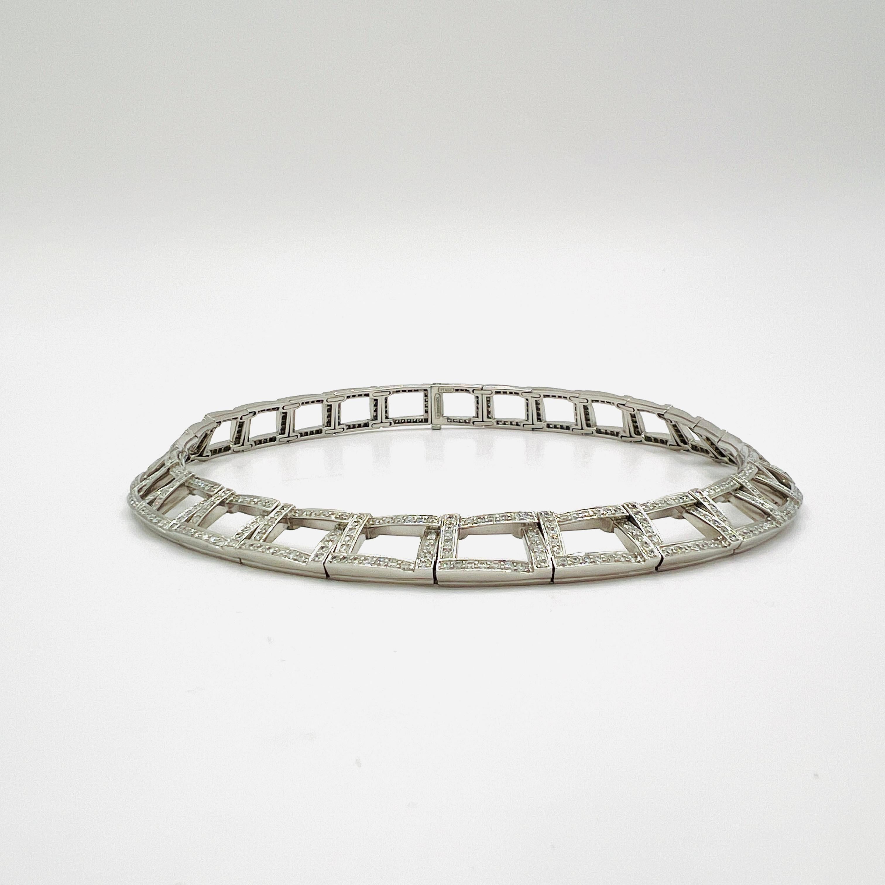 Estate Tiffany & Co White Diamond Necklace in Platinum In New Condition In Los Angeles, CA