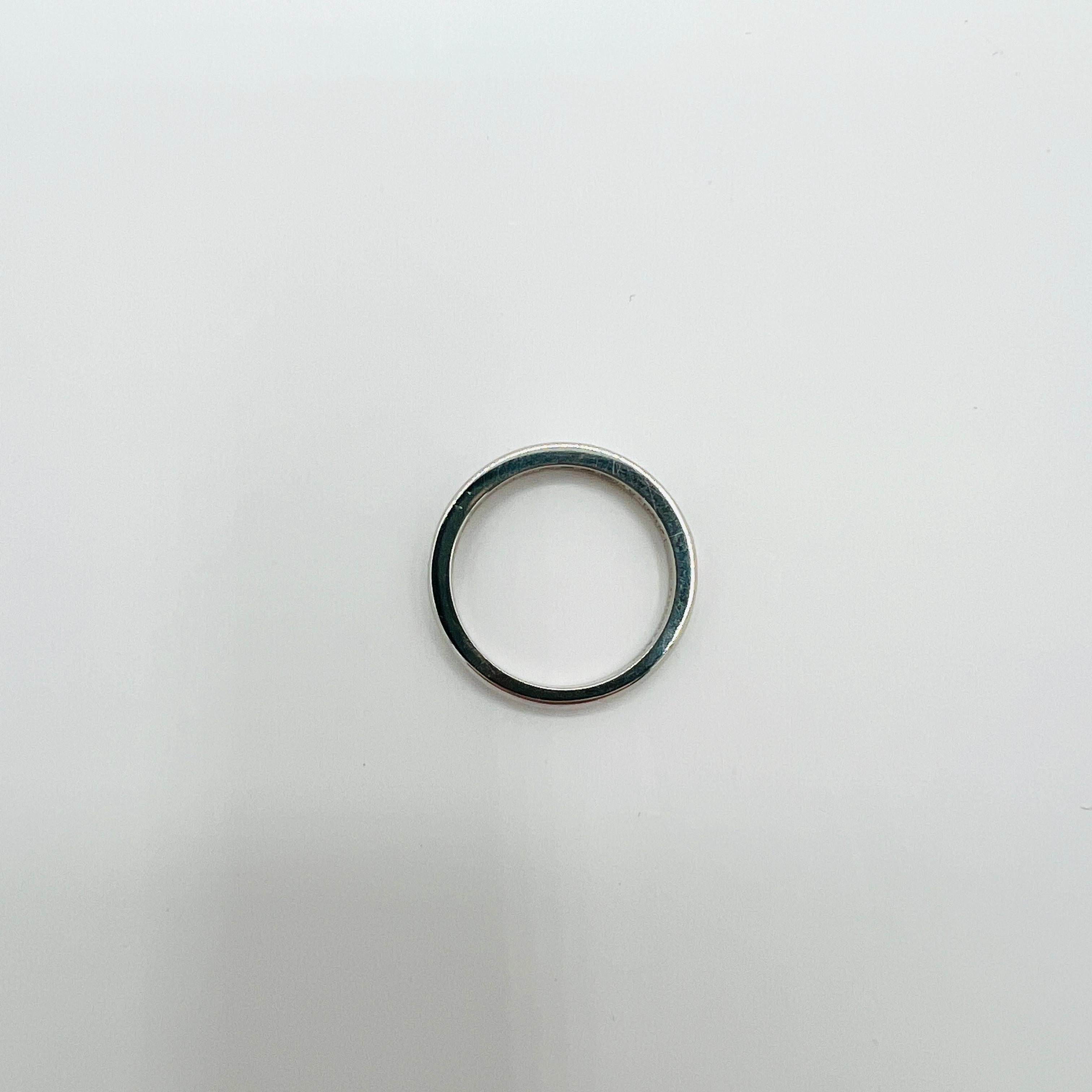 Estate Tiffany & Co White Diamond Round Ring in Platinum For Sale 2
