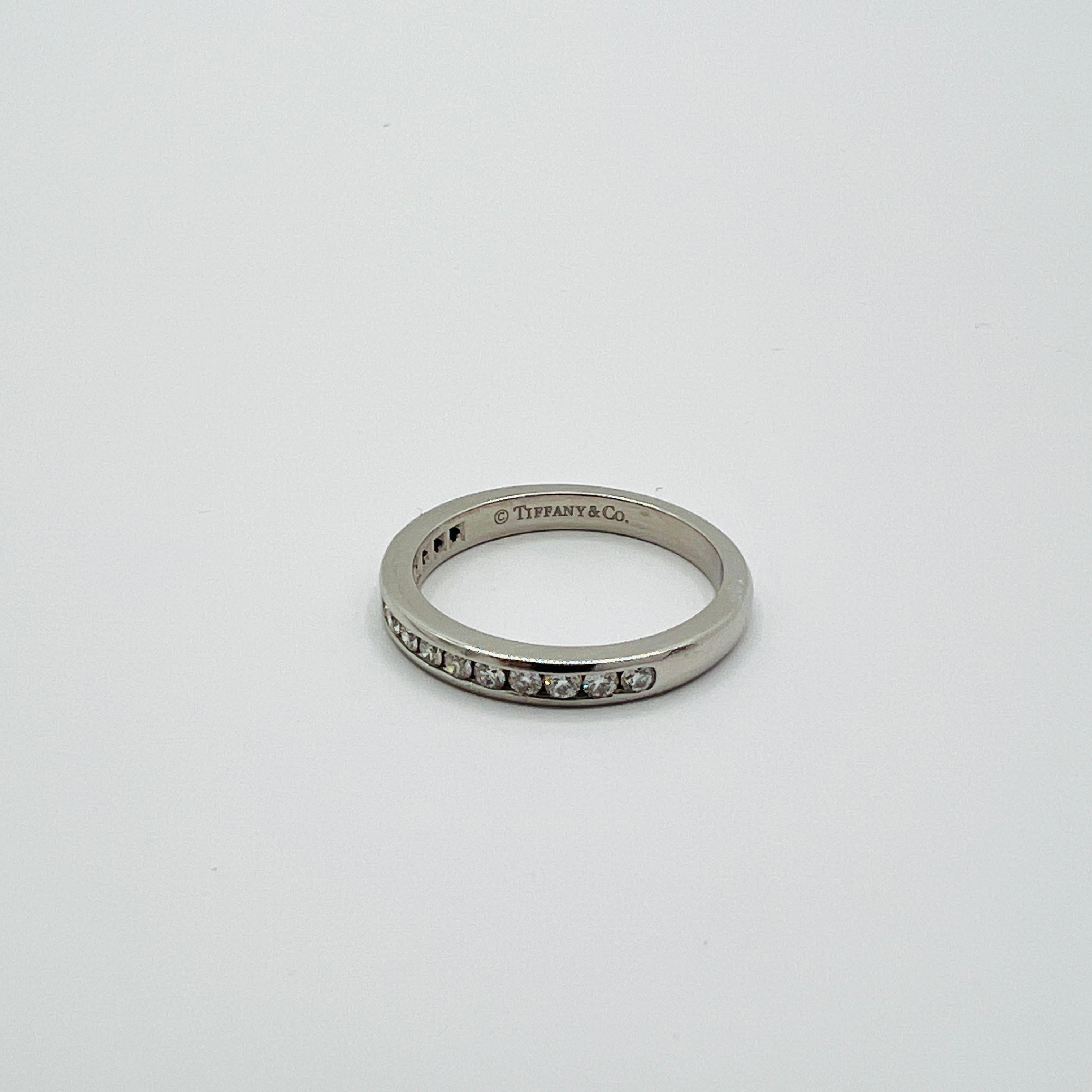 Estate Tiffany & Co White Diamond Round Ring in Platinum For Sale 3