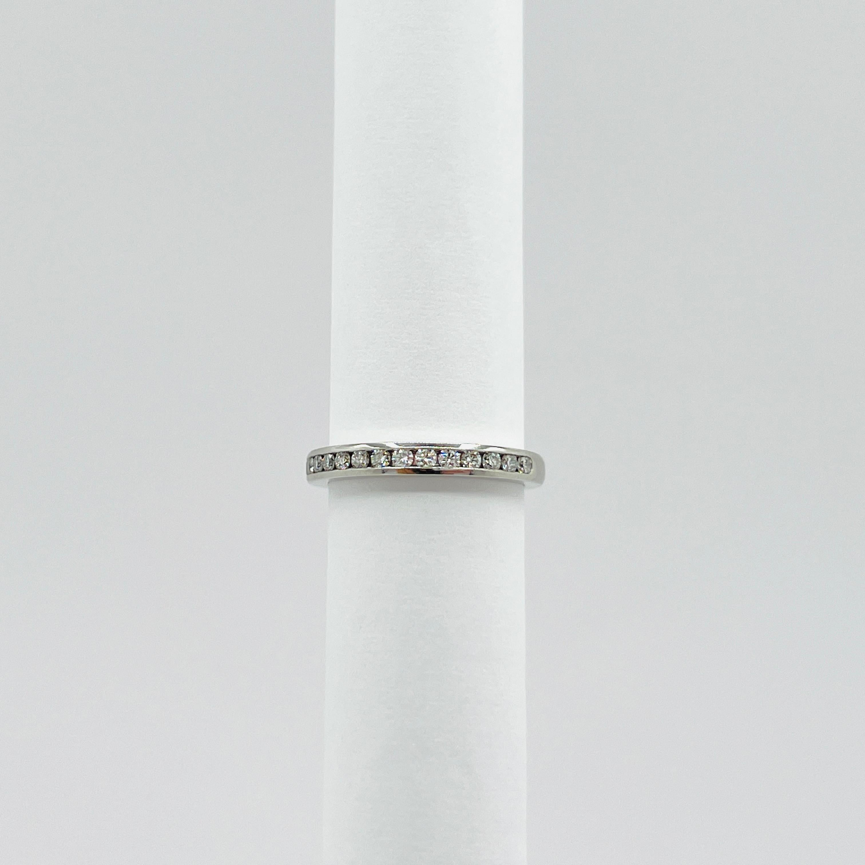 Estate Tiffany & Co White Diamond Round Ring in Platinum For Sale 4