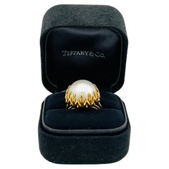 Estate Tiffany & Company White Round Pearl Ring in 18K Yellow Gold