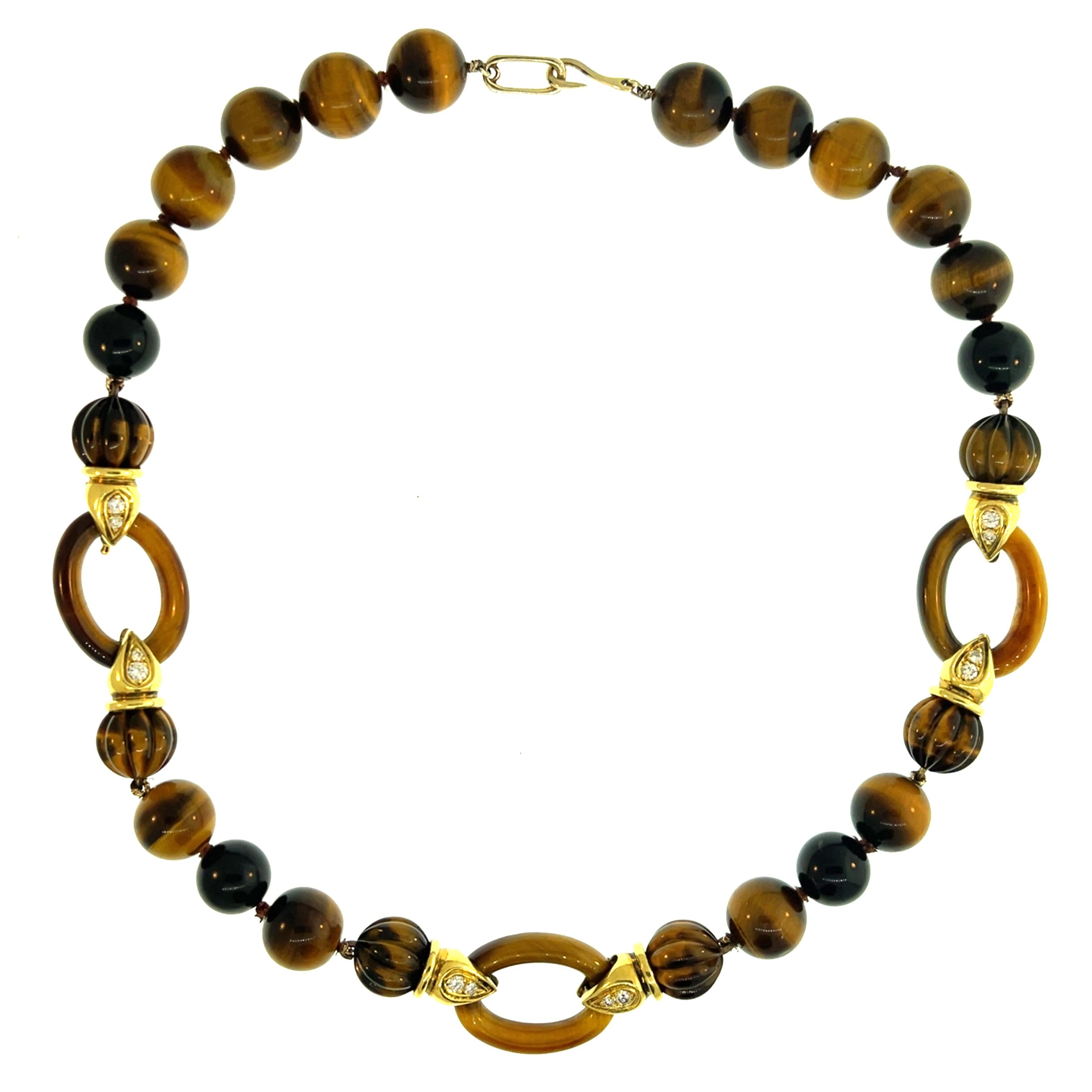 Women's Estate Tiger's Eye Bead Necklace 18K Yellow Gold Circa 1960S For Sale