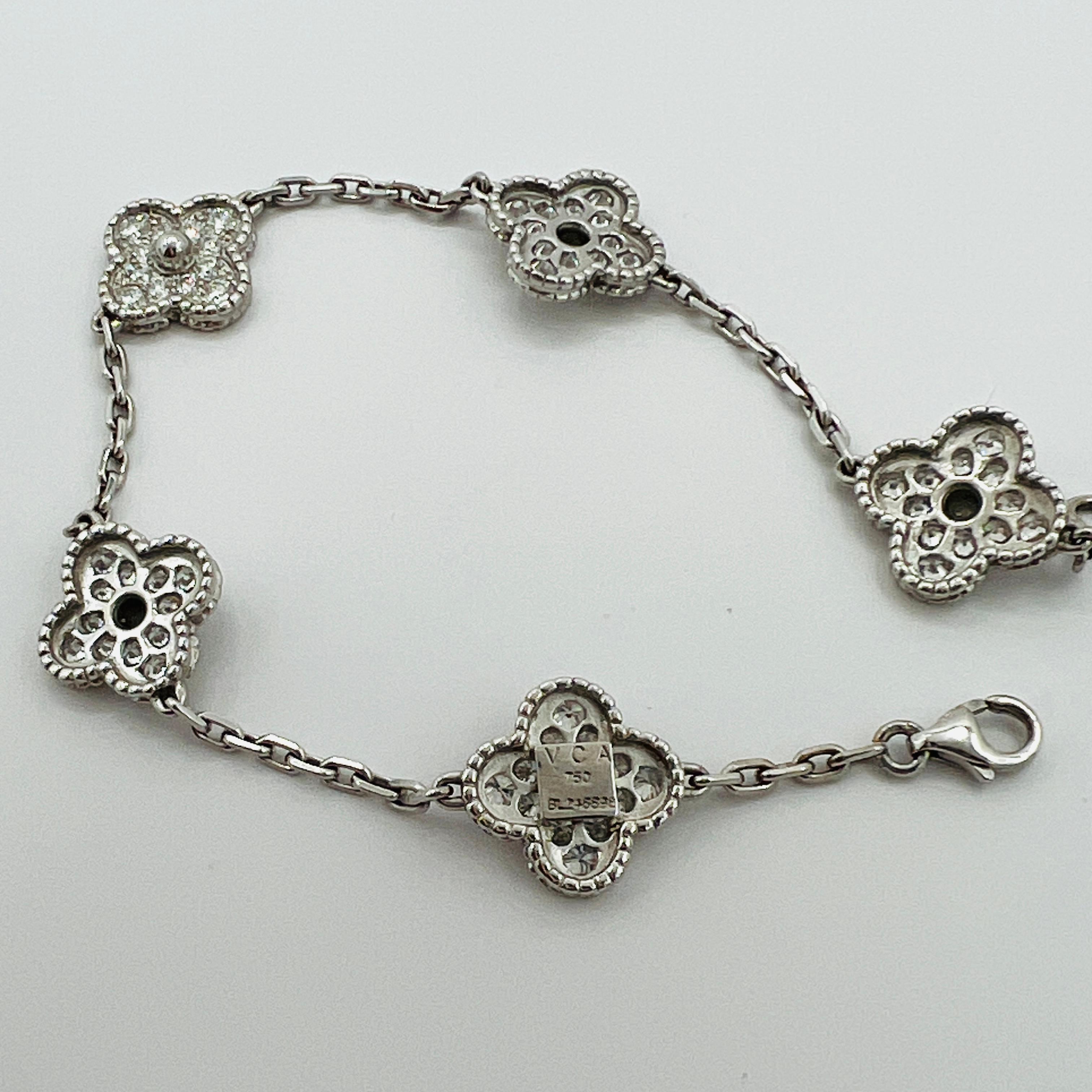 Estate Van Cleef & Arpels Bracelet Alhambra en or blanc 18 carats et diamants blancs en vente 1