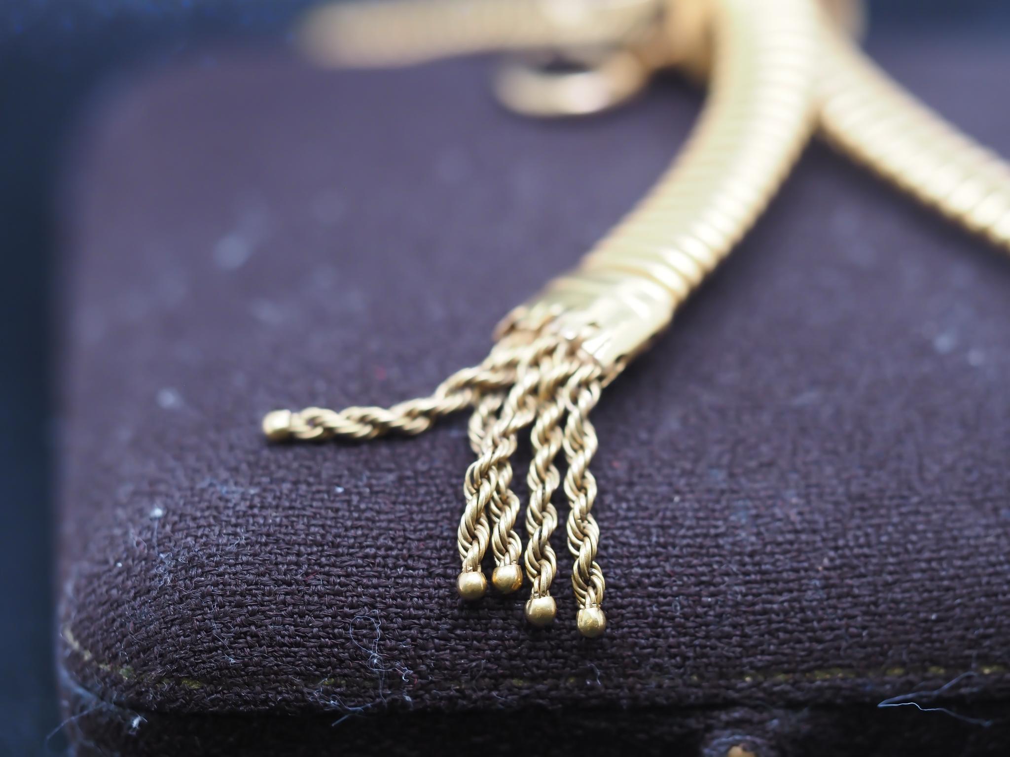 Estate VEstate Collana vittoriana con nappe Tubogas in oro giallo 18 carati con ciondolo in vendita 5