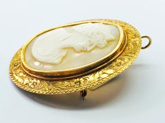 Estate Victorian 14 Karat Yellow Gold and Shell Oval Cameo Brooch and Pendant