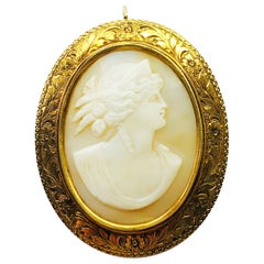 Antique Estate Victorian 14 Karat Yellow Gold and Shell Oval Cameo Brooch and Pendant